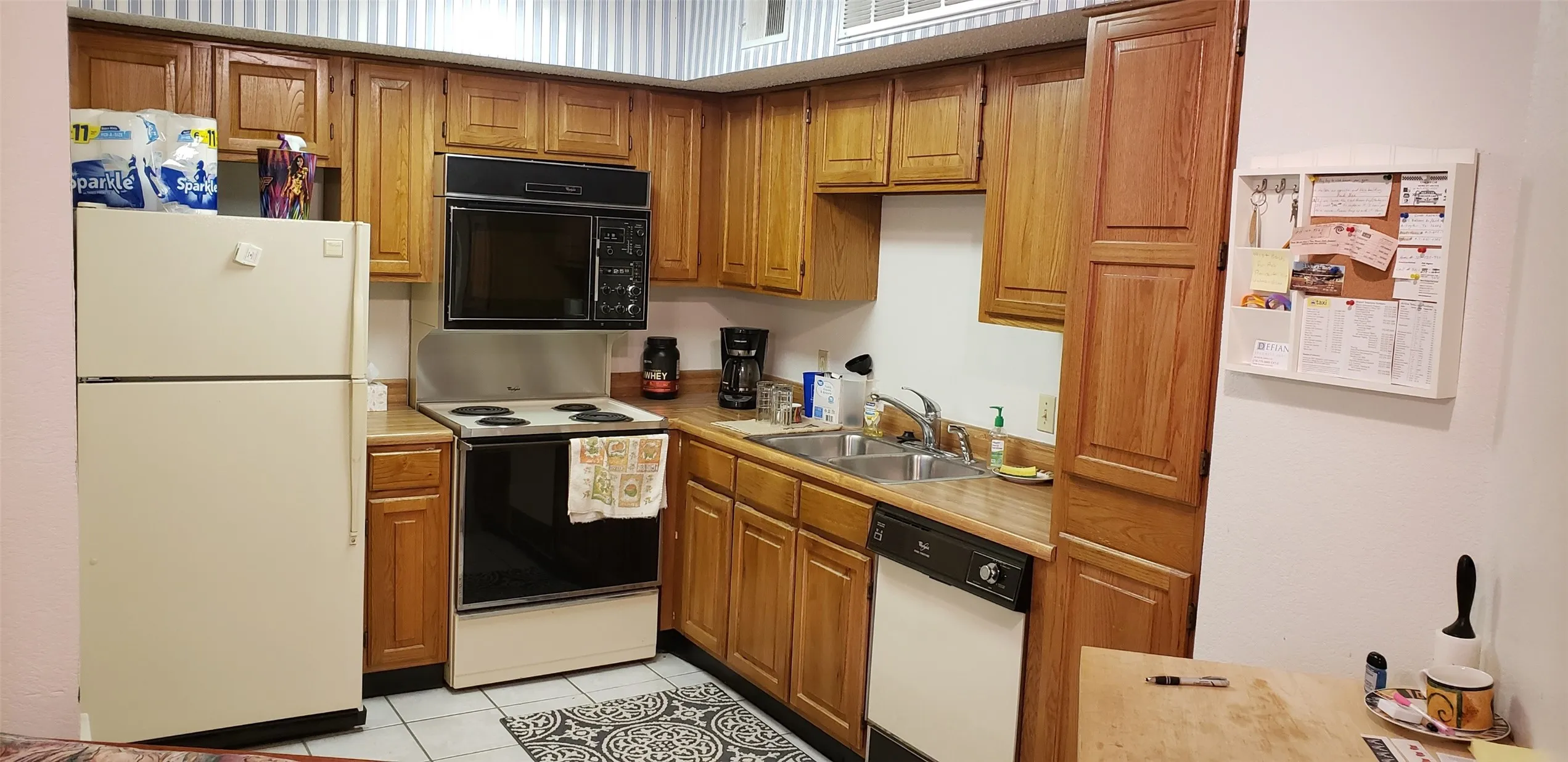 Condominium For Rent in Tarrant County , 2301 Balsam Drive M103, Arlington, Texas 76006, 1 Bedroom, 1 Bathroom, Garage spaces, 551 Sqft, built in 1983, mls#21387841, Real Estate Agent in Arlington, Homes For Rent in Tarrant county, Homes For Rent in Arlington, Realtor in Arlington Texas, Real Estate Brokerage Independent Realty Texas, Luminita Cordes Realtor
