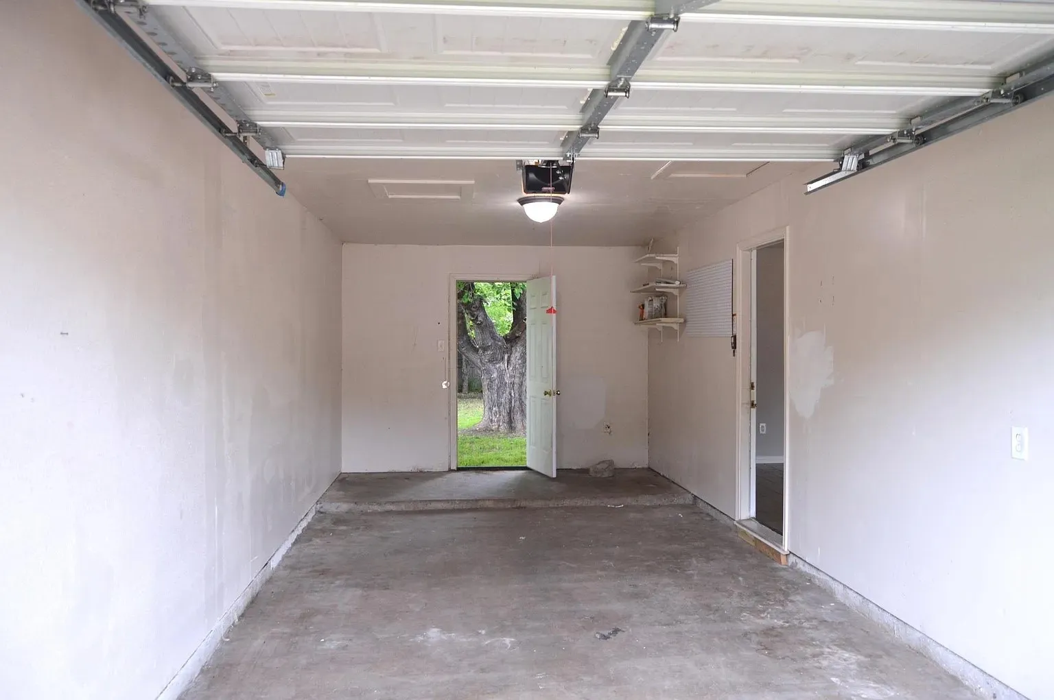 Single Family Residence For Rent in Tarrant County , 5729 Emerson Drive, Watauga, Texas 76148, 3 Bedroom, 2 Bathroom, 1 Garage spaces, 1,029 Sqft, built in 1963, mls#21387839, Real Estate Agent in Watauga, Homes For Rent in Tarrant county, Homes For Rent in Watauga, Realtor in Watauga Texas, Real Estate Brokerage Independent Realty Texas, Luminita Cordes Realtor