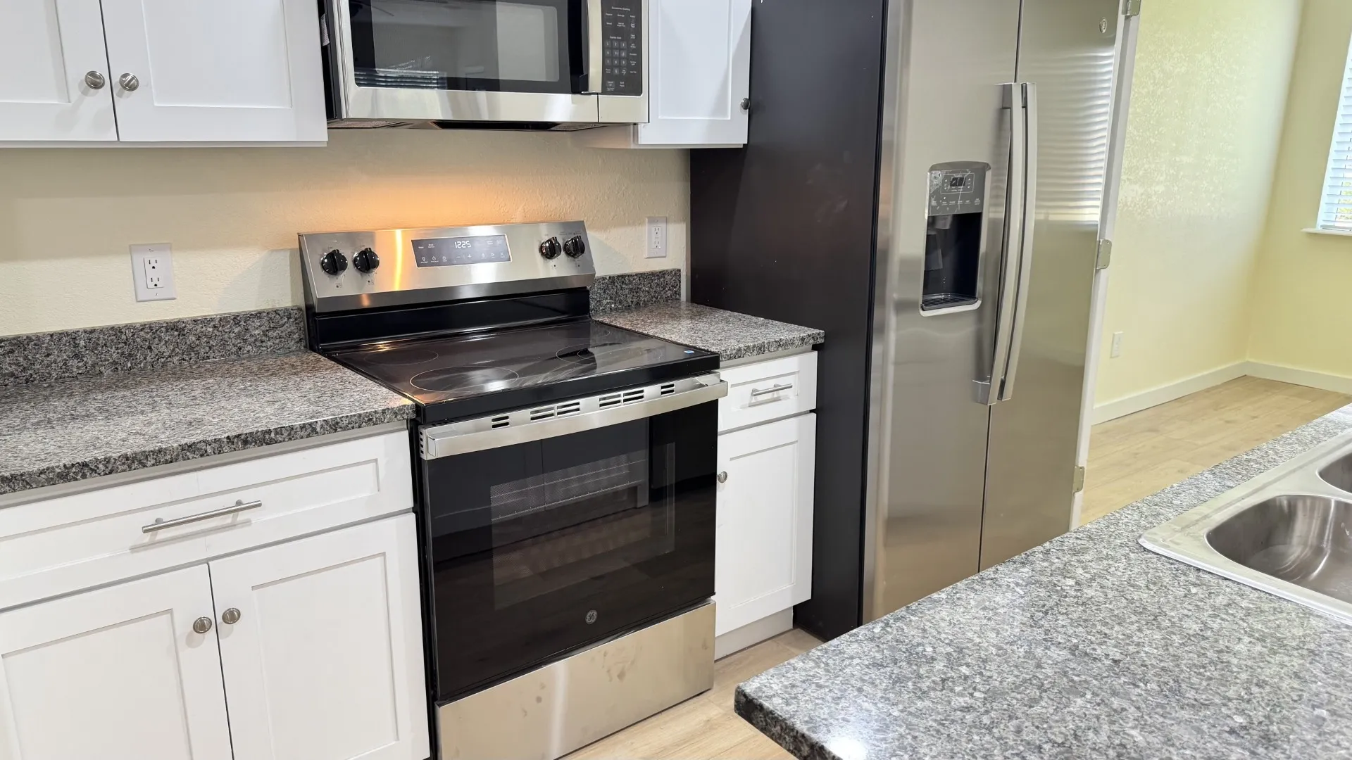 Condominium For Rent in Tarrant County , 2309 Balsam Drive K109, Arlington, Texas 76006, 2 Bedroom, 1 Bathroom, Garage spaces, 808 Sqft, built in 1981, mls#21387842, Real Estate Agent in Arlington, Homes For Rent in Tarrant county, Homes For Rent in Arlington, Realtor in Arlington Texas, Real Estate Brokerage Independent Realty Texas, Luminita Cordes Realtor