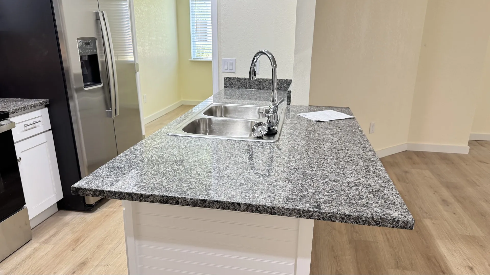 Condominium For Rent in Tarrant County , 2309 Balsam Drive K109, Arlington, Texas 76006, 2 Bedroom, 1 Bathroom, Garage spaces, 808 Sqft, built in 1981, mls#21387842, Real Estate Agent in Arlington, Homes For Rent in Tarrant county, Homes For Rent in Arlington, Realtor in Arlington Texas, Real Estate Brokerage Independent Realty Texas, Luminita Cordes Realtor