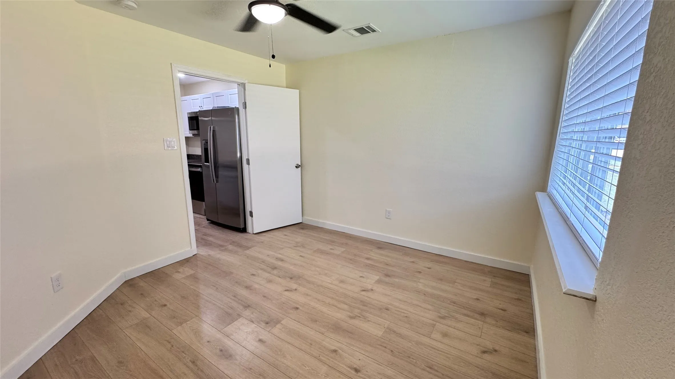 Condominium For Rent in Tarrant County , 2309 Balsam Drive K109, Arlington, Texas 76006, 2 Bedroom, 1 Bathroom, Garage spaces, 808 Sqft, built in 1981, mls#21387842, Real Estate Agent in Arlington, Homes For Rent in Tarrant county, Homes For Rent in Arlington, Realtor in Arlington Texas, Real Estate Brokerage Independent Realty Texas, Luminita Cordes Realtor