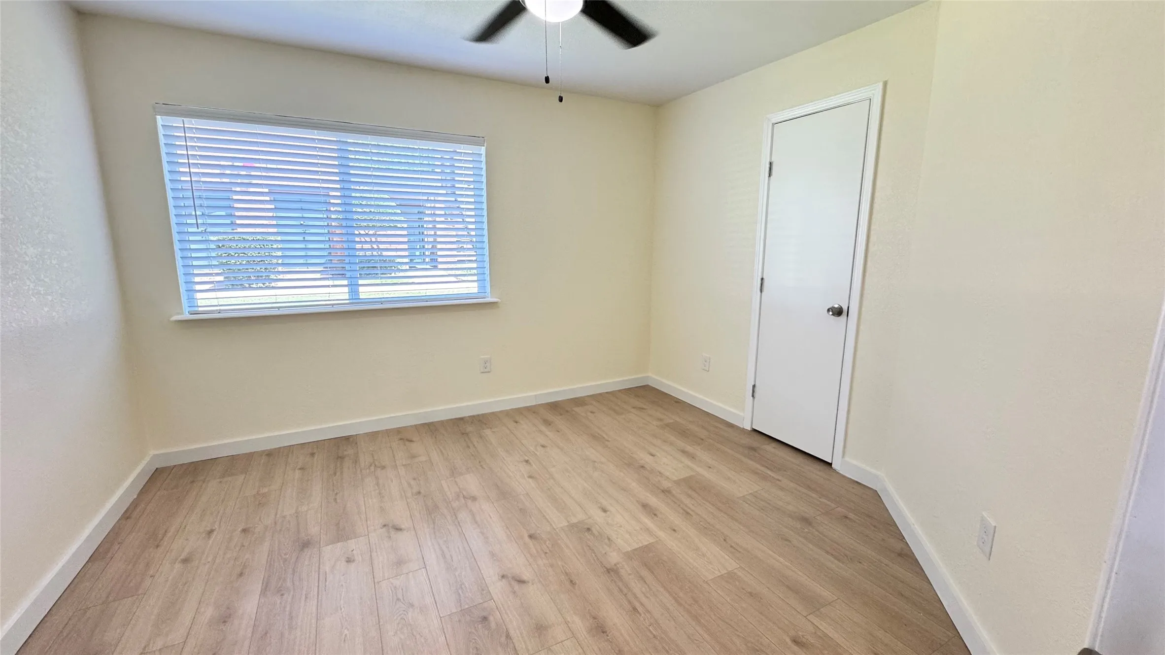 Condominium For Rent in Tarrant County , 2309 Balsam Drive K109, Arlington, Texas 76006, 2 Bedroom, 1 Bathroom, Garage spaces, 808 Sqft, built in 1981, mls#21387842, Real Estate Agent in Arlington, Homes For Rent in Tarrant county, Homes For Rent in Arlington, Realtor in Arlington Texas, Real Estate Brokerage Independent Realty Texas, Luminita Cordes Realtor
