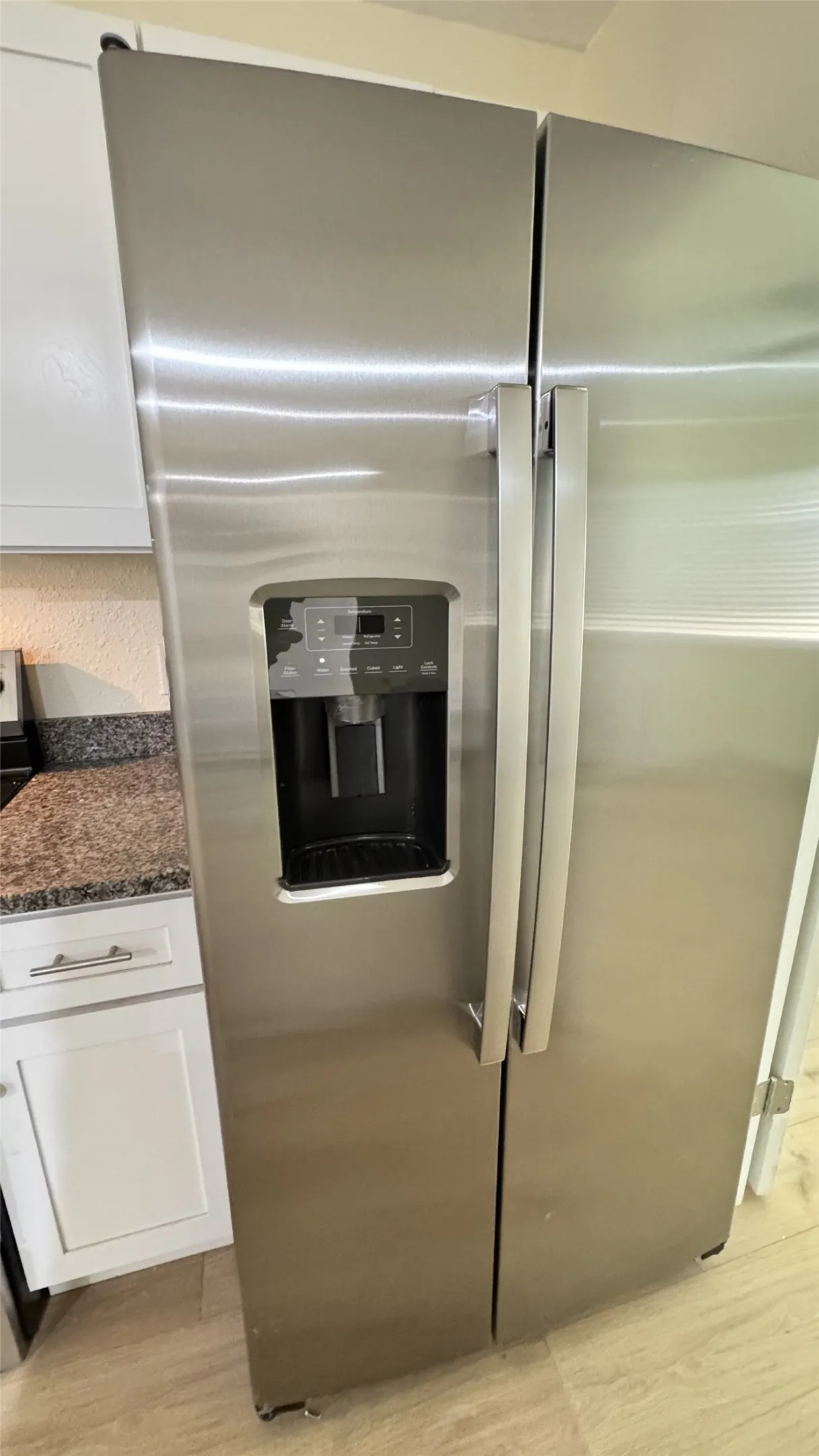 Condominium For Rent in Tarrant County , 2309 Balsam Drive K109, Arlington, Texas 76006, 2 Bedroom, 1 Bathroom, Garage spaces, 808 Sqft, built in 1981, mls#21387842, Real Estate Agent in Arlington, Homes For Rent in Tarrant county, Homes For Rent in Arlington, Realtor in Arlington Texas, Real Estate Brokerage Independent Realty Texas, Luminita Cordes Realtor