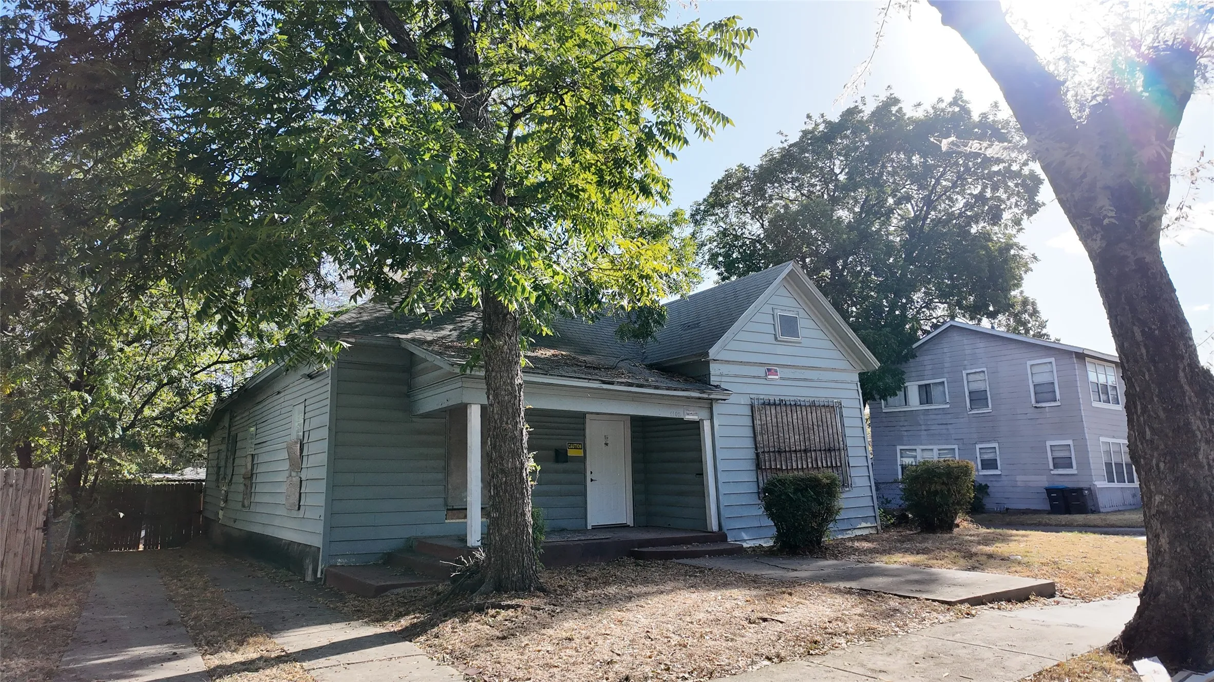 Single Family Residence For Sale in Tarrant County , 1102 E Terrell Avenue, Fort Worth, Texas 76104, 3 Bedroom, 2 Bathroom, Garage spaces, 1,746 Sqft, built in 1917, mls#21387843, Real Estate Agent in Fort Worth, Homes For Sale in Tarrant county, Homes For Sale in Fort Worth, Realtor in Fort Worth Texas, Real Estate Brokerage Independent Realty Texas, Luminita Cordes Realtor