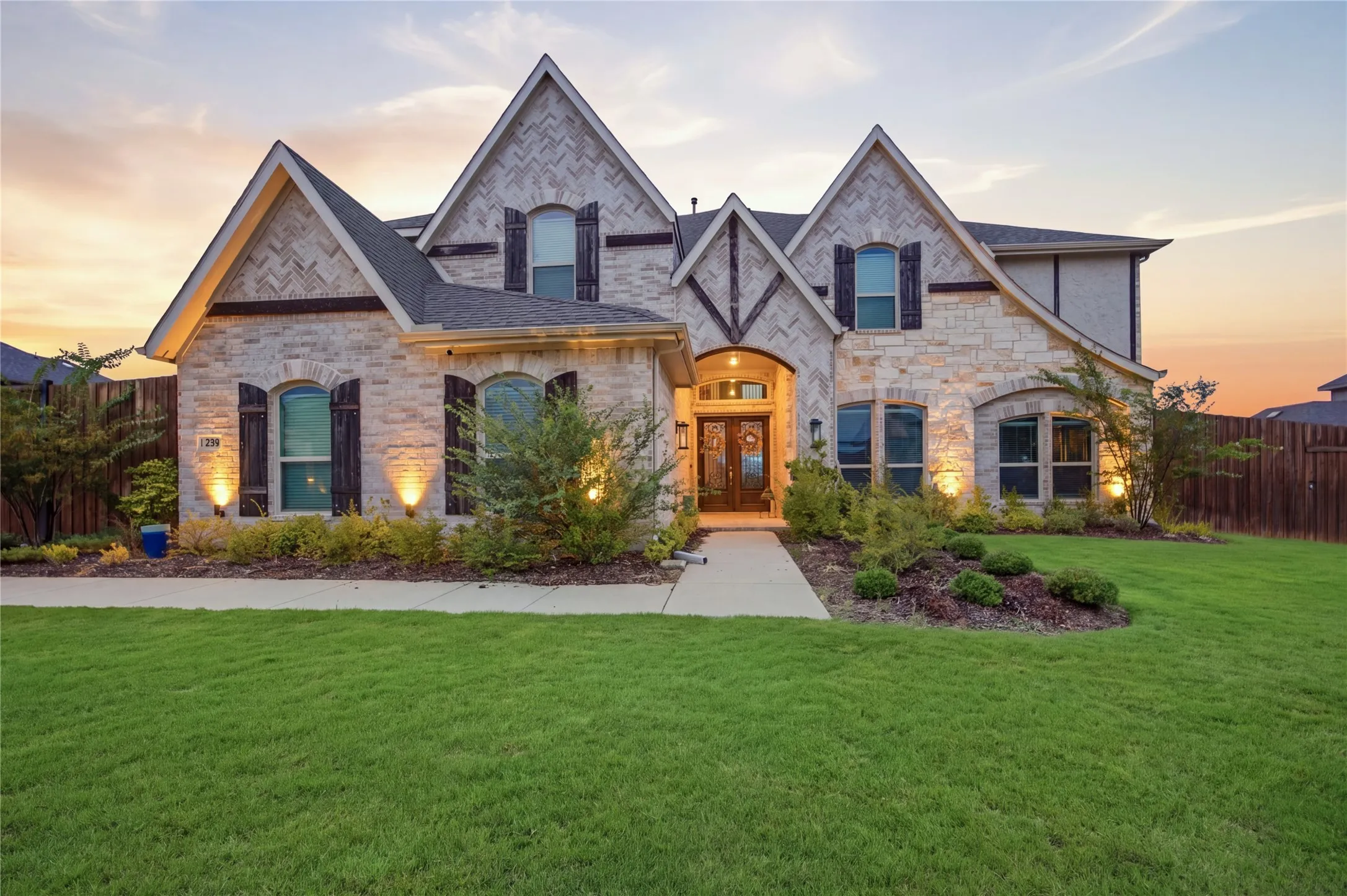 Single Family Residence For Sale in Ellis County , 330 Penrose Drive, Ovilla, Texas 75154, 5 Bedroom, 4 Bathroom, 3 Garage spaces, 4,515 Sqft, built in 2023, mls#21379286, Real Estate Agent in Ovilla, Homes For Sale in Ellis county, Homes For Sale in Ovilla, Realtor in Ovilla Texas, Real Estate Brokerage Independent Realty Texas, Luminita Cordes Realtor