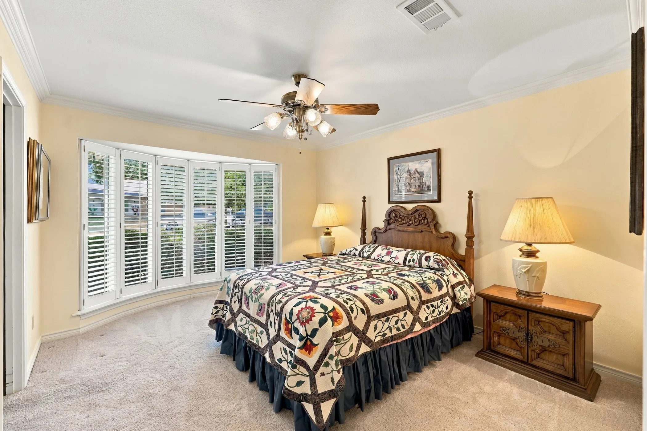 Single Family Residence For Sale in Tarrant County , 1710 Tennyson Drive, Arlington, Texas 76013, 4 Bedroom, 3 Bathroom, 2 Garage spaces, 2,710 Sqft, built in 1972, mls#21381878, Real Estate Agent in Arlington, Homes For Sale in Tarrant county, Homes For Sale in Arlington, Realtor in Arlington Texas, Real Estate Brokerage Independent Realty Texas, Luminita Cordes Realtor