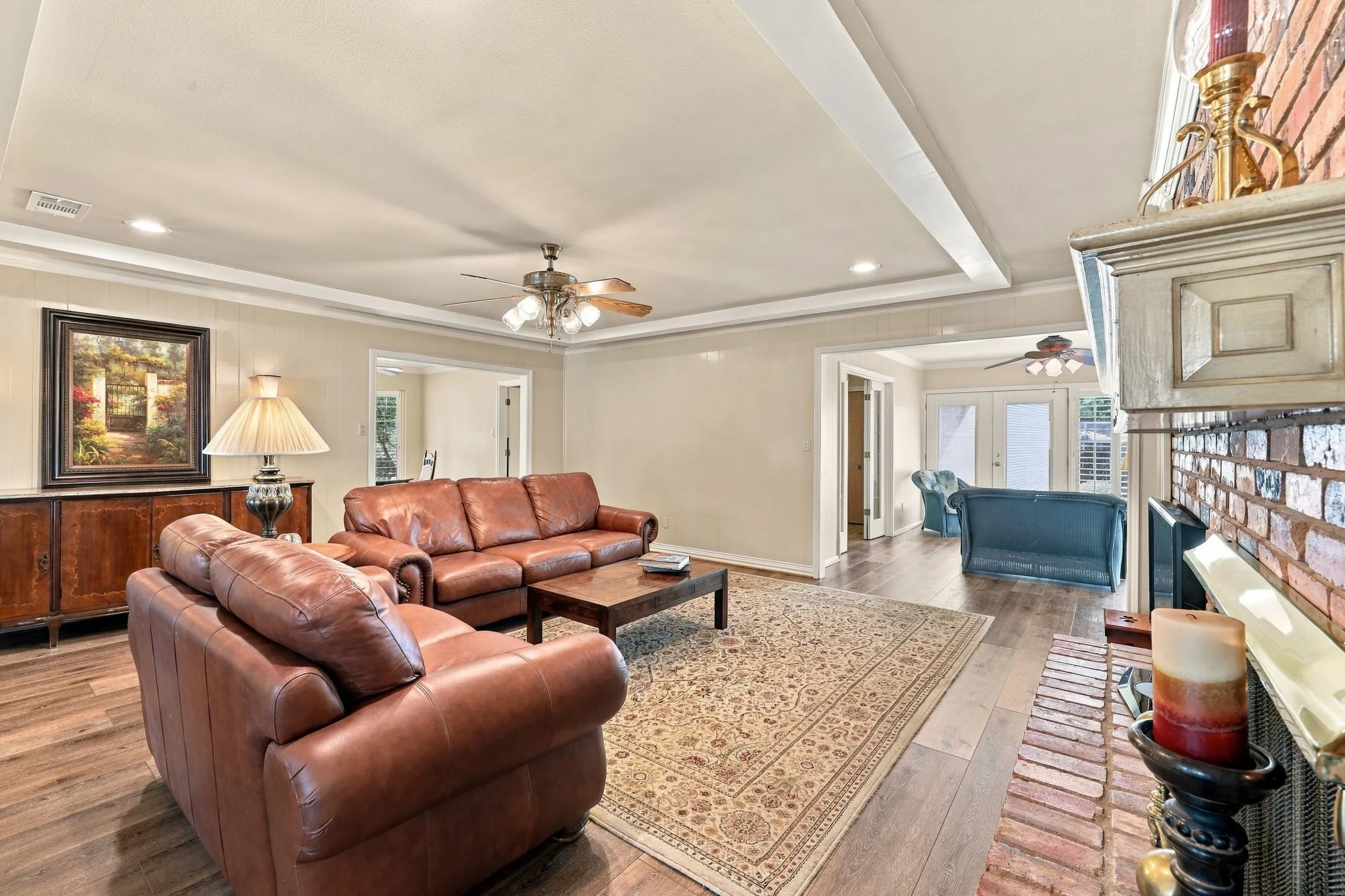 Single Family Residence For Sale in Tarrant County , 1710 Tennyson Drive, Arlington, Texas 76013, 4 Bedroom, 3 Bathroom, 2 Garage spaces, 2,710 Sqft, built in 1972, mls#21381878, Real Estate Agent in Arlington, Homes For Sale in Tarrant county, Homes For Sale in Arlington, Realtor in Arlington Texas, Real Estate Brokerage Independent Realty Texas, Luminita Cordes Realtor
