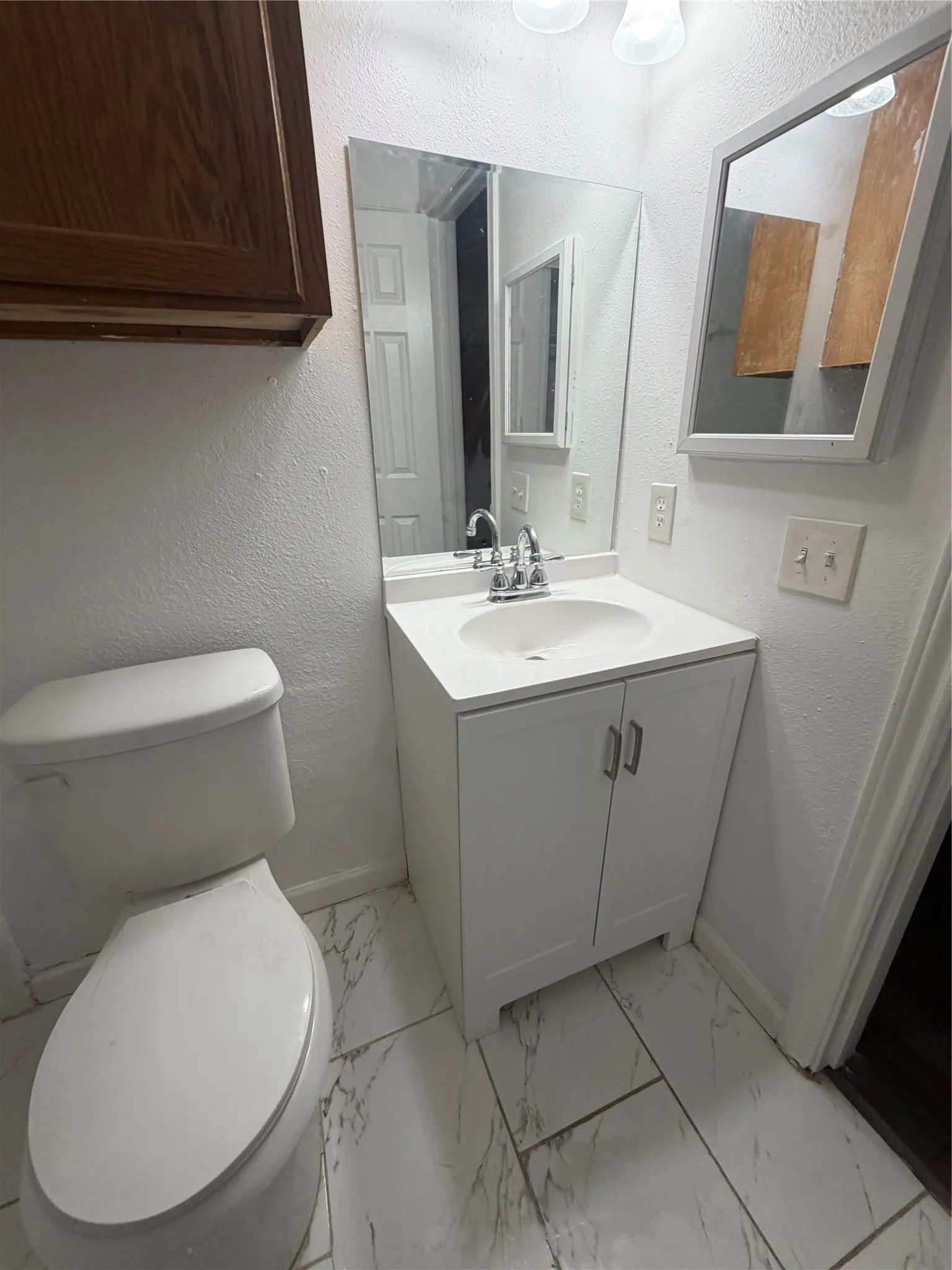 Condominium For Rent in Dallas County , 9805 Walnut Street 210, Dallas, Texas 75243, 2 Bedroom, 2 Bathroom, Garage spaces, 1,031 Sqft, built in 1981, mls#21385400, Real Estate Agent in Dallas, Homes For Rent in Dallas county, Homes For Rent in Dallas, Realtor in Dallas Texas, Real Estate Brokerage Independent Realty Texas, Luminita Cordes Realtor