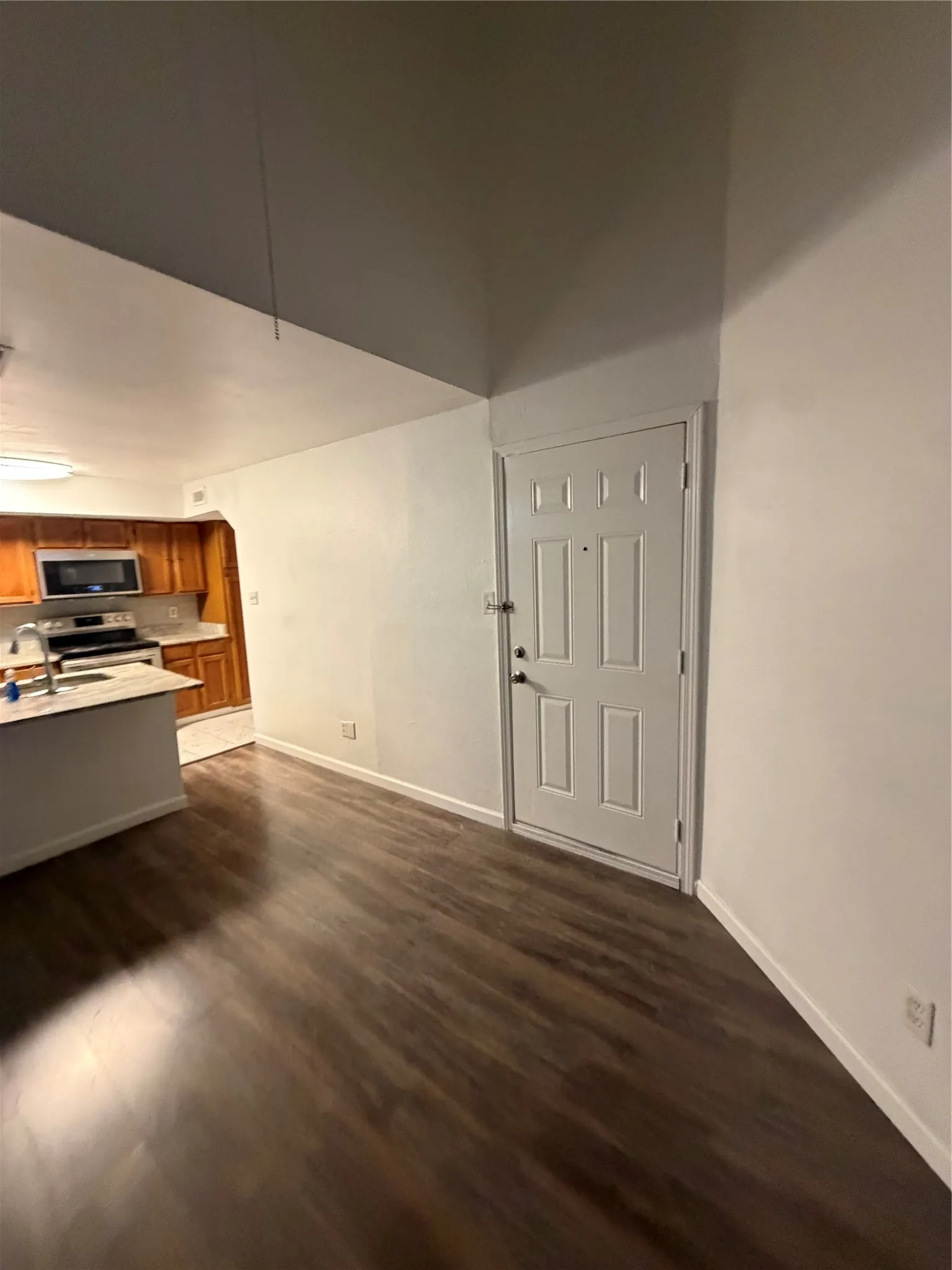 Condominium For Rent in Dallas County , 9805 Walnut Street 210, Dallas, Texas 75243, 2 Bedroom, 2 Bathroom, Garage spaces, 1,031 Sqft, built in 1981, mls#21385400, Real Estate Agent in Dallas, Homes For Rent in Dallas county, Homes For Rent in Dallas, Realtor in Dallas Texas, Real Estate Brokerage Independent Realty Texas, Luminita Cordes Realtor