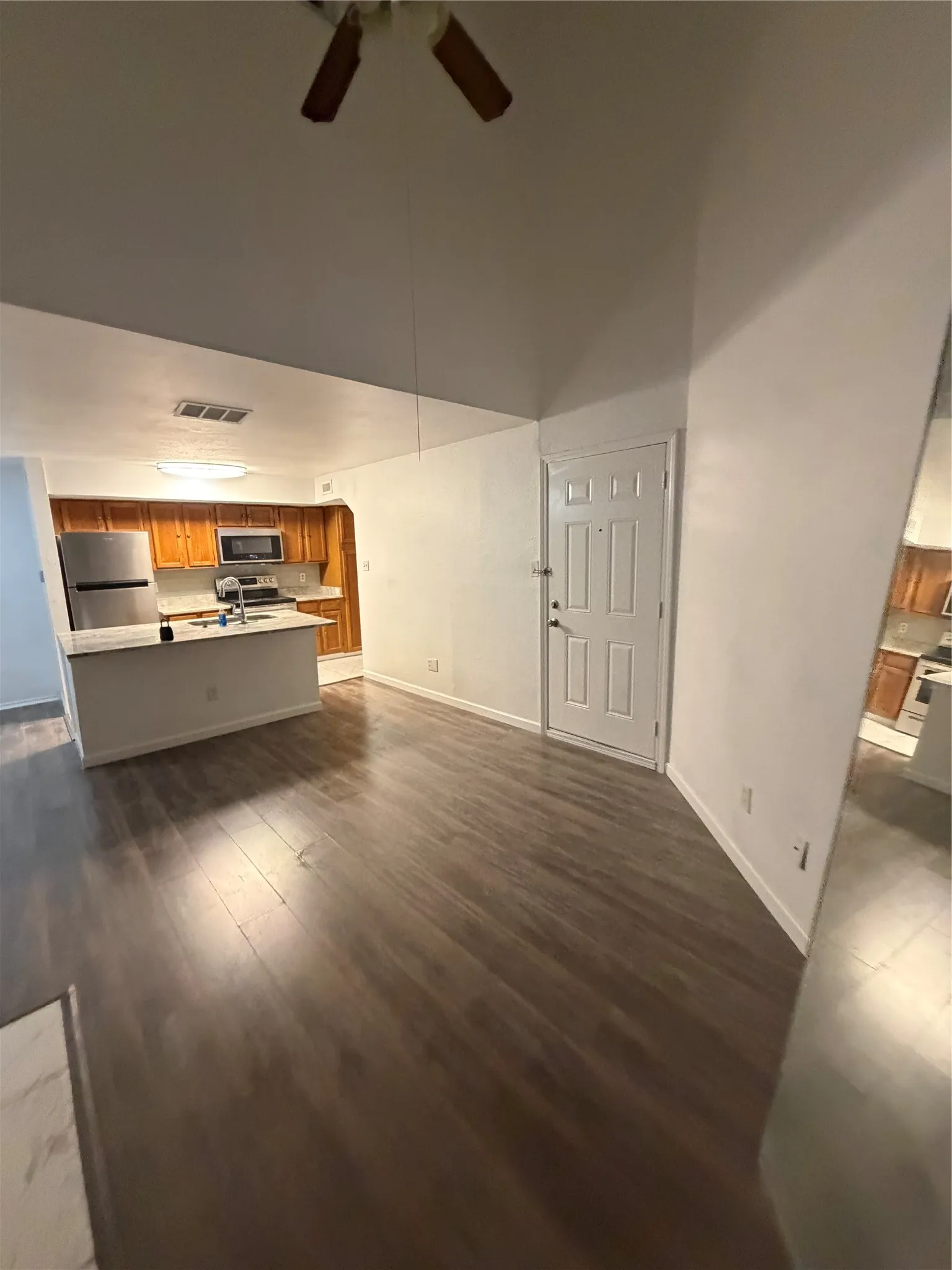 Condominium For Rent in Dallas County , 9805 Walnut Street 210, Dallas, Texas 75243, 2 Bedroom, 2 Bathroom, Garage spaces, 1,031 Sqft, built in 1981, mls#21385400, Real Estate Agent in Dallas, Homes For Rent in Dallas county, Homes For Rent in Dallas, Realtor in Dallas Texas, Real Estate Brokerage Independent Realty Texas, Luminita Cordes Realtor