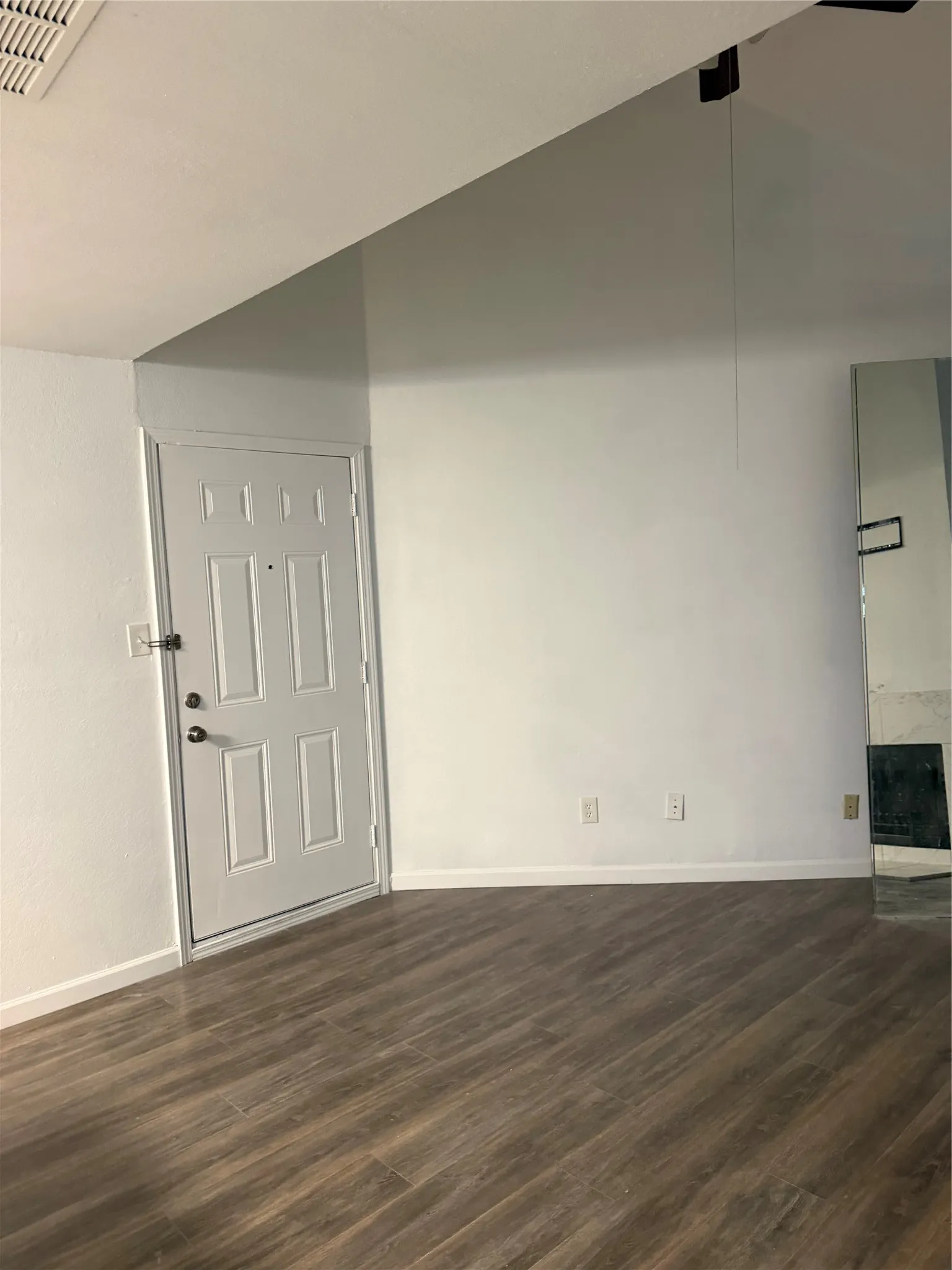 Condominium For Rent in Dallas County , 9805 Walnut Street 210, Dallas, Texas 75243, 2 Bedroom, 2 Bathroom, Garage spaces, 1,031 Sqft, built in 1981, mls#21385400, Real Estate Agent in Dallas, Homes For Rent in Dallas county, Homes For Rent in Dallas, Realtor in Dallas Texas, Real Estate Brokerage Independent Realty Texas, Luminita Cordes Realtor