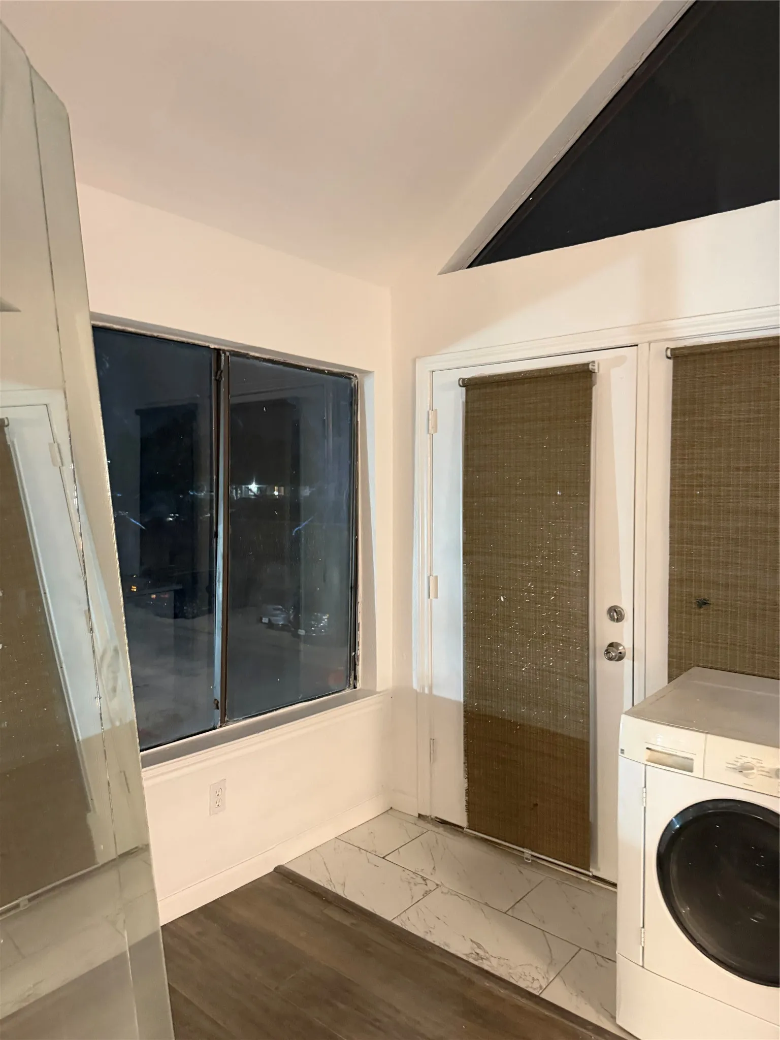 Condominium For Rent in Dallas County , 9805 Walnut Street 210, Dallas, Texas 75243, 2 Bedroom, 2 Bathroom, Garage spaces, 1,031 Sqft, built in 1981, mls#21385400, Real Estate Agent in Dallas, Homes For Rent in Dallas county, Homes For Rent in Dallas, Realtor in Dallas Texas, Real Estate Brokerage Independent Realty Texas, Luminita Cordes Realtor