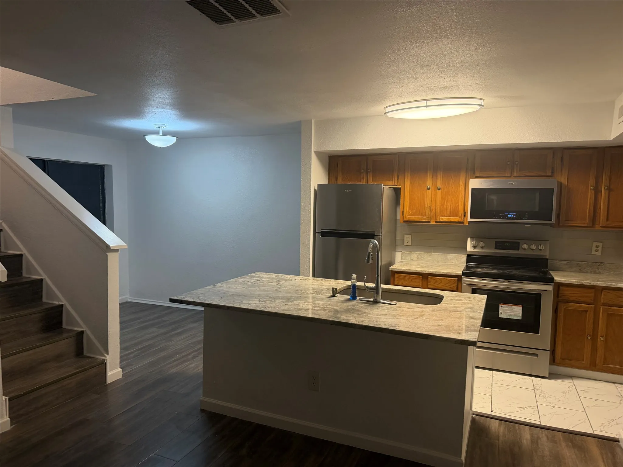Condominium For Rent in Dallas County , 9805 Walnut Street 210, Dallas, Texas 75243, 2 Bedroom, 2 Bathroom, Garage spaces, 1,031 Sqft, built in 1981, mls#21385400, Real Estate Agent in Dallas, Homes For Rent in Dallas county, Homes For Rent in Dallas, Realtor in Dallas Texas, Real Estate Brokerage Independent Realty Texas, Luminita Cordes Realtor
