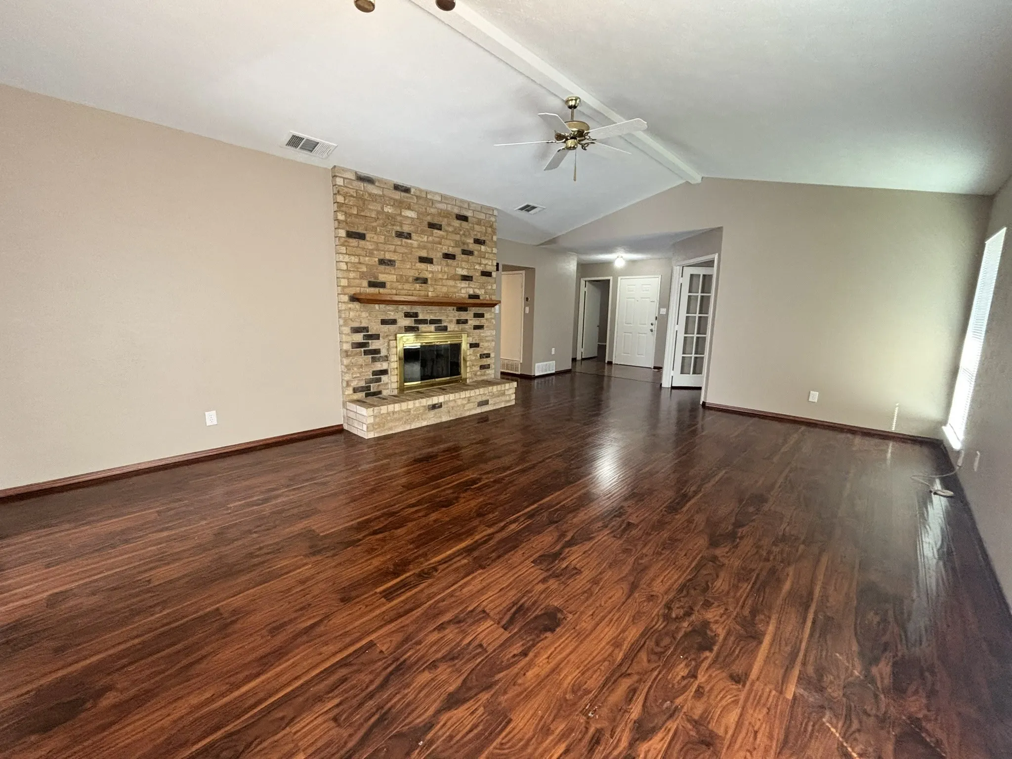 Single Family Residence For Rent in Denton County , 4121 Driscoll Drive, The Colony, Texas 75056, 4 Bedroom, 2 Bathroom, 2 Garage spaces, 1,492 Sqft, built in 1985, mls#21387850, Real Estate Agent in The Colony, Homes For Rent in Denton county, Homes For Rent in The Colony, Realtor in The Colony Texas, Real Estate Brokerage Independent Realty Texas, Luminita Cordes Realtor