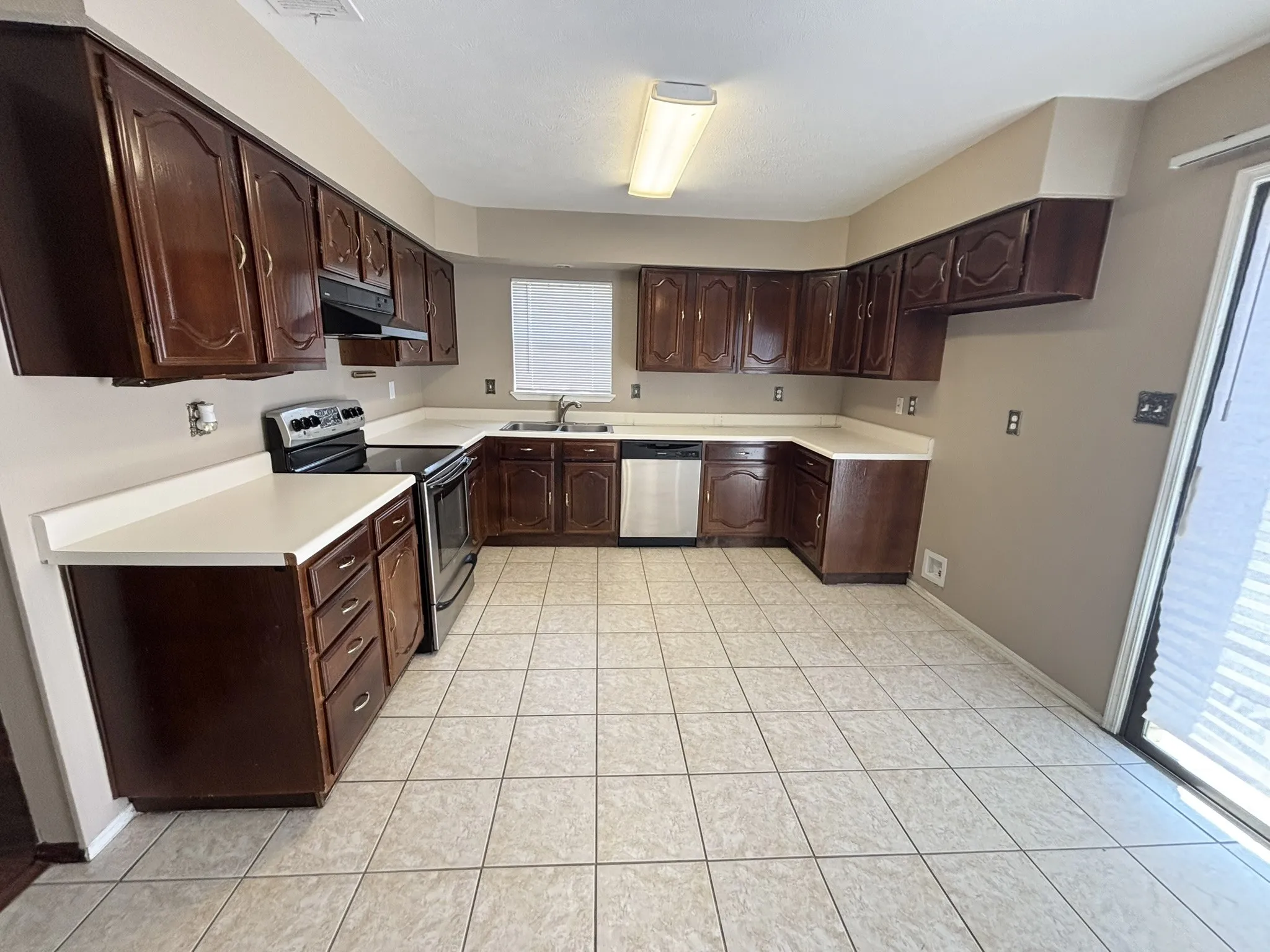 Single Family Residence For Rent in Denton County , 4121 Driscoll Drive, The Colony, Texas 75056, 4 Bedroom, 2 Bathroom, 2 Garage spaces, 1,492 Sqft, built in 1985, mls#21387850, Real Estate Agent in The Colony, Homes For Rent in Denton county, Homes For Rent in The Colony, Realtor in The Colony Texas, Real Estate Brokerage Independent Realty Texas, Luminita Cordes Realtor
