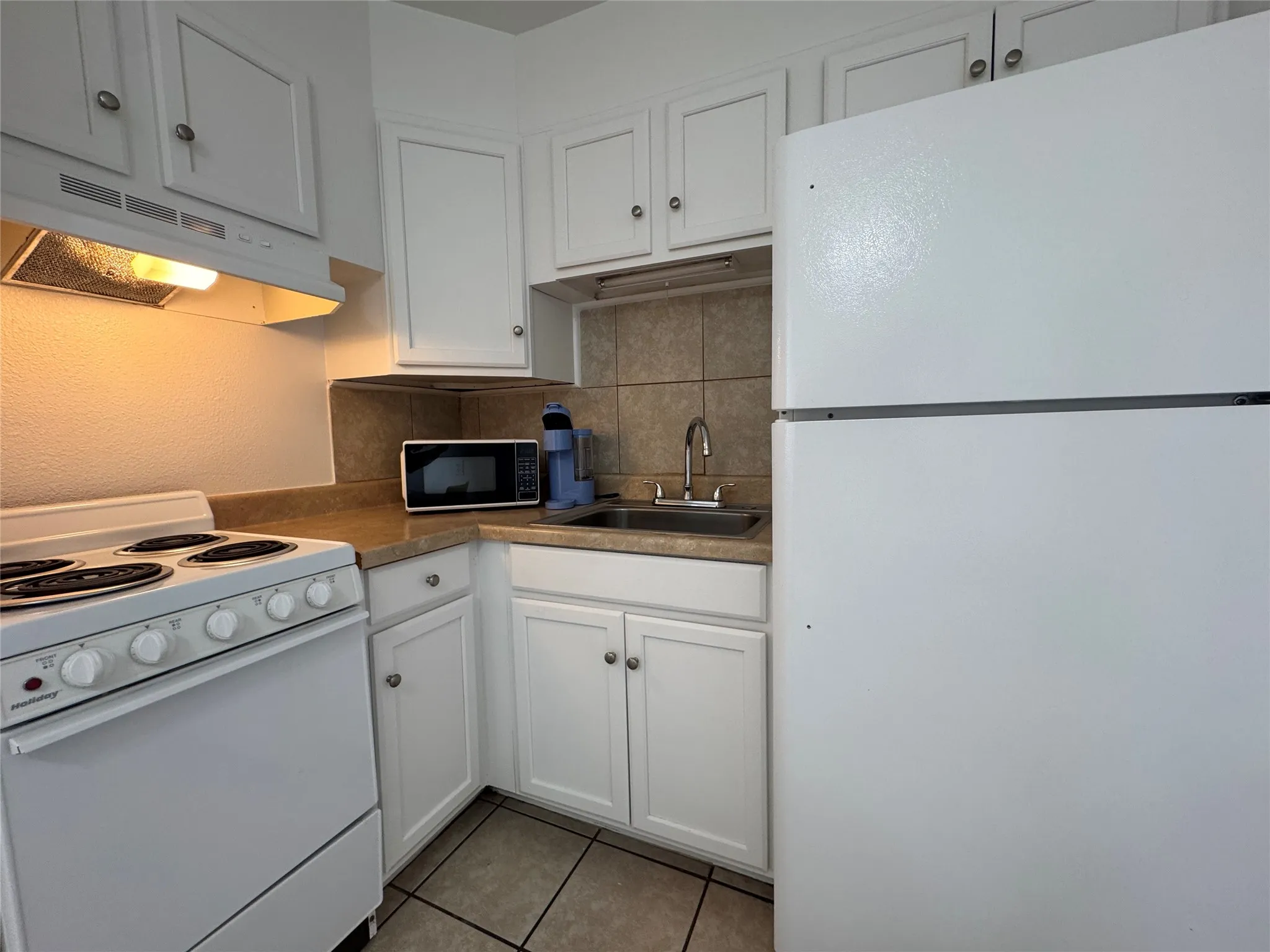 Apartment For Rent in Taylor County , 1415 Sewell Street 28, Abilene, Texas 79605, 1 Bedroom, 1 Bathroom, Garage spaces, 475 Sqft, built in 1971, mls#21387853, Real Estate Agent in Abilene, Homes For Rent in Taylor county, Homes For Rent in Abilene, Realtor in Abilene Texas, Real Estate Brokerage Independent Realty Texas, Luminita Cordes Realtor