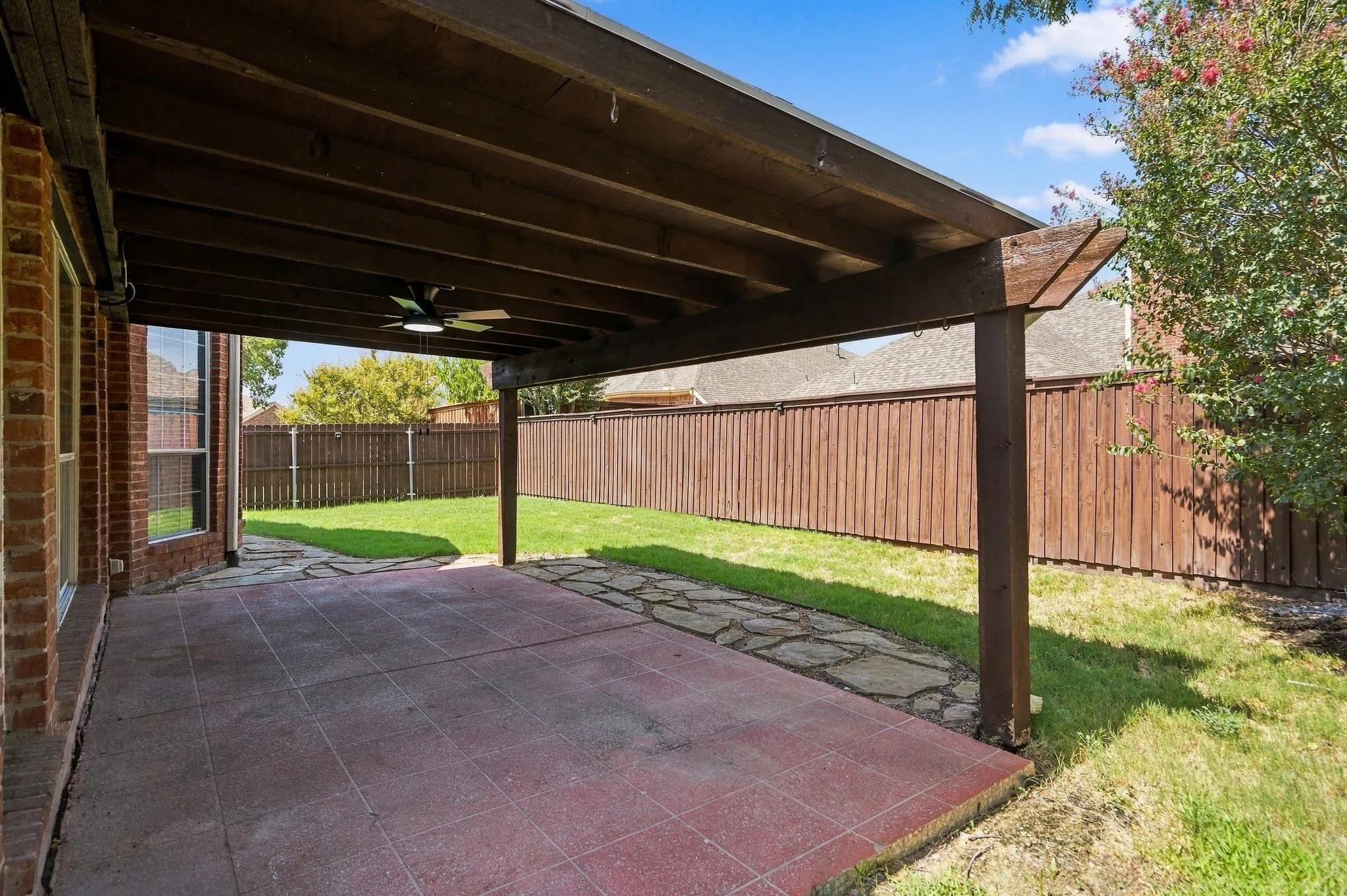 Single Family Residence For Sale in Denton County , 3105 Nighthawk Lane, Little Elm, Texas 75068, 3 Bedroom, 2 Bathroom, 2 Garage spaces, 2,127 Sqft, built in 2003, mls#21384737, Real Estate Agent in Little Elm, Homes For Sale in Denton county, Homes For Sale in Little Elm, Realtor in Little Elm Texas, Real Estate Brokerage Independent Realty Texas, Luminita Cordes Realtor