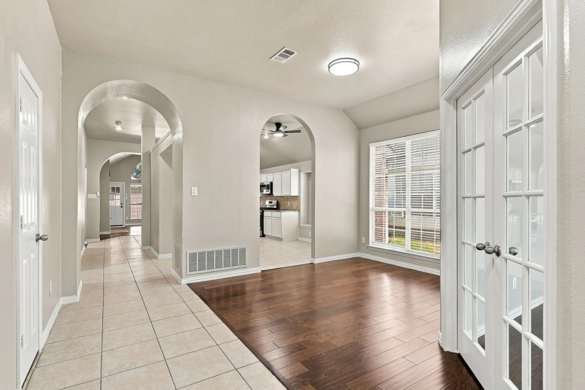 Single Family Residence For Sale in Denton County , 3105 Nighthawk Lane, Little Elm, Texas 75068, 3 Bedroom, 2 Bathroom, 2 Garage spaces, 2,127 Sqft, built in 2003, mls#21384737, Real Estate Agent in Little Elm, Homes For Sale in Denton county, Homes For Sale in Little Elm, Realtor in Little Elm Texas, Real Estate Brokerage Independent Realty Texas, Luminita Cordes Realtor
