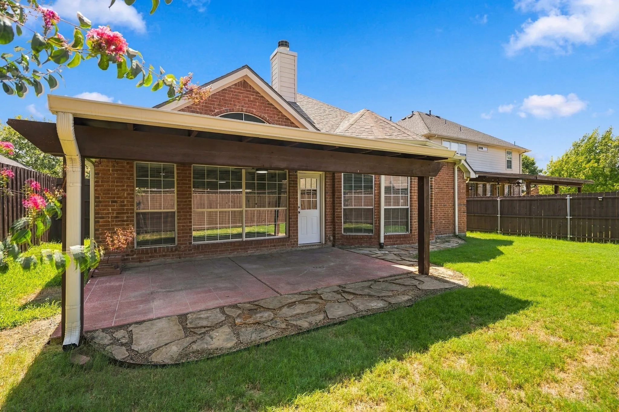 Single Family Residence For Sale in Denton County , 3105 Nighthawk Lane, Little Elm, Texas 75068, 3 Bedroom, 2 Bathroom, 2 Garage spaces, 2,127 Sqft, built in 2003, mls#21384737, Real Estate Agent in Little Elm, Homes For Sale in Denton county, Homes For Sale in Little Elm, Realtor in Little Elm Texas, Real Estate Brokerage Independent Realty Texas, Luminita Cordes Realtor