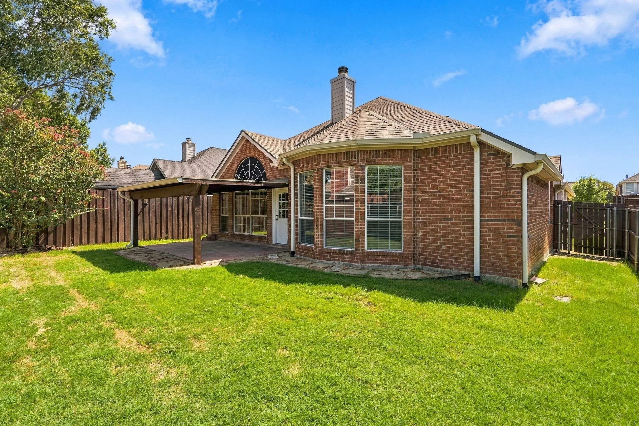 Single Family Residence For Sale in Denton County , 3105 Nighthawk Lane, Little Elm, Texas 75068, 3 Bedroom, 2 Bathroom, 2 Garage spaces, 2,127 Sqft, built in 2003, mls#21384737, Real Estate Agent in Little Elm, Homes For Sale in Denton county, Homes For Sale in Little Elm, Realtor in Little Elm Texas, Real Estate Brokerage Independent Realty Texas, Luminita Cordes Realtor