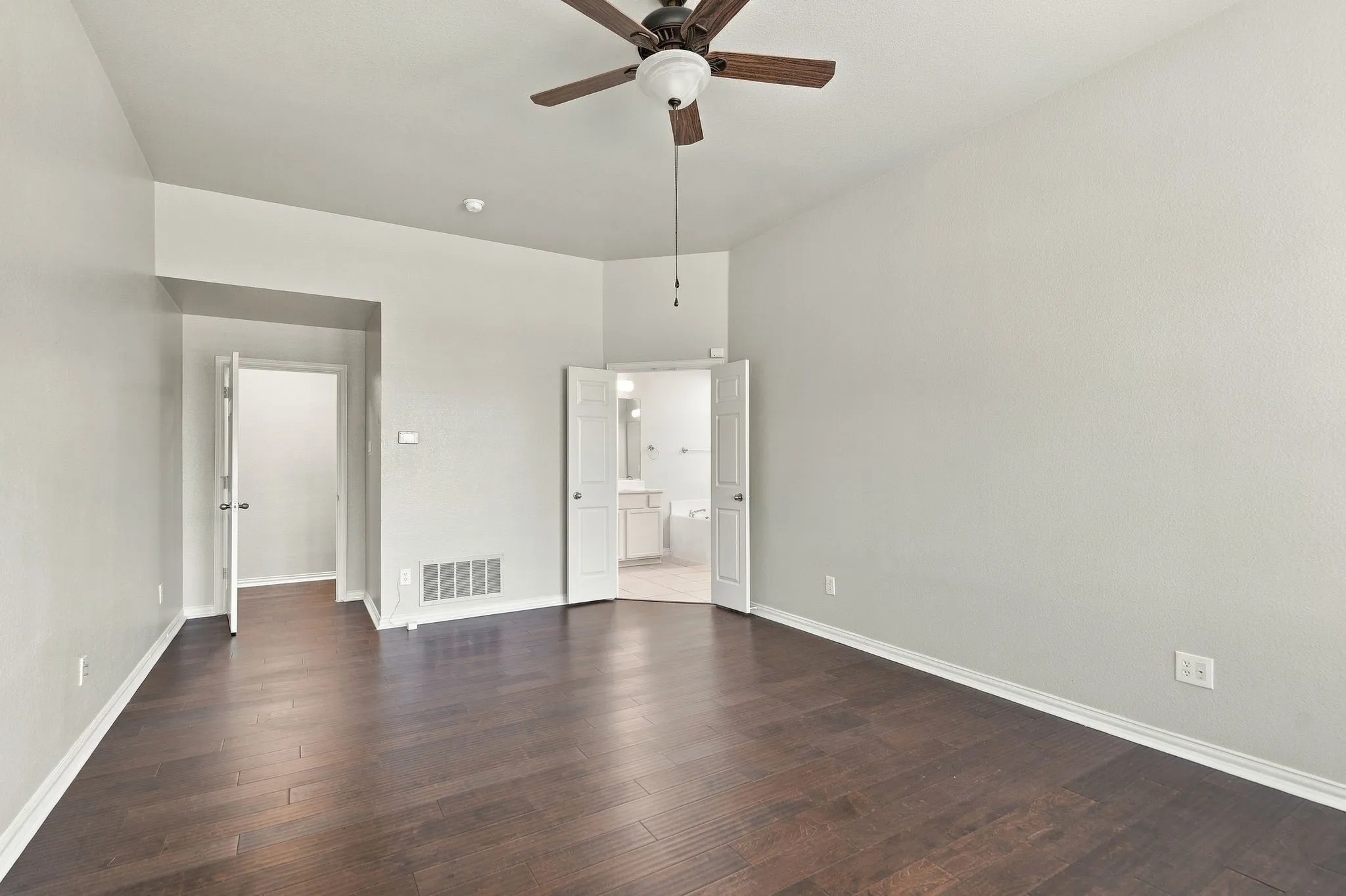 Single Family Residence For Sale in Denton County , 3105 Nighthawk Lane, Little Elm, Texas 75068, 3 Bedroom, 2 Bathroom, 2 Garage spaces, 2,127 Sqft, built in 2003, mls#21384737, Real Estate Agent in Little Elm, Homes For Sale in Denton county, Homes For Sale in Little Elm, Realtor in Little Elm Texas, Real Estate Brokerage Independent Realty Texas, Luminita Cordes Realtor