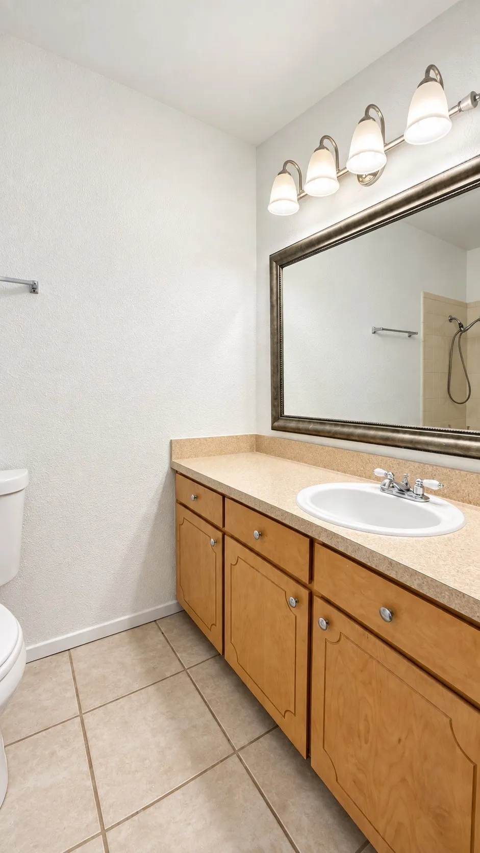 Single Family Residence For Rent in Tarrant County , 6432 Grasshopper Drive, Watauga, Texas 76148, 3 Bedroom, 2 Bathroom, 2 Garage spaces, 1,250 Sqft, built in 1982, mls#21386685, Real Estate Agent in Watauga, Homes For Rent in Tarrant county, Homes For Rent in Watauga, Realtor in Watauga Texas, Real Estate Brokerage Independent Realty Texas, Luminita Cordes Realtor