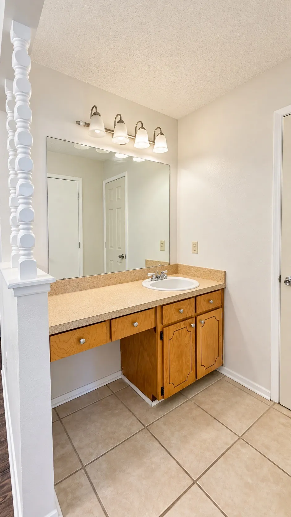 Single Family Residence For Rent in Tarrant County , 6432 Grasshopper Drive, Watauga, Texas 76148, 3 Bedroom, 2 Bathroom, 2 Garage spaces, 1,250 Sqft, built in 1982, mls#21386685, Real Estate Agent in Watauga, Homes For Rent in Tarrant county, Homes For Rent in Watauga, Realtor in Watauga Texas, Real Estate Brokerage Independent Realty Texas, Luminita Cordes Realtor