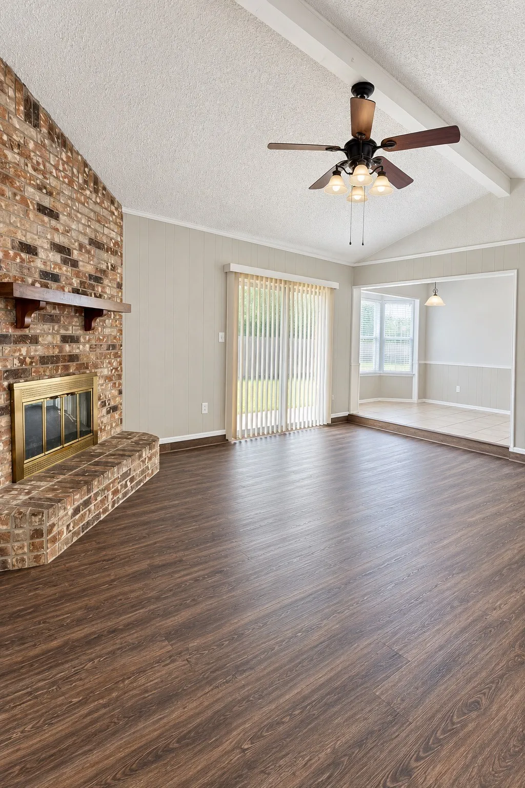 Single Family Residence For Rent in Tarrant County , 6432 Grasshopper Drive, Watauga, Texas 76148, 3 Bedroom, 2 Bathroom, 2 Garage spaces, 1,250 Sqft, built in 1982, mls#21386685, Real Estate Agent in Watauga, Homes For Rent in Tarrant county, Homes For Rent in Watauga, Realtor in Watauga Texas, Real Estate Brokerage Independent Realty Texas, Luminita Cordes Realtor