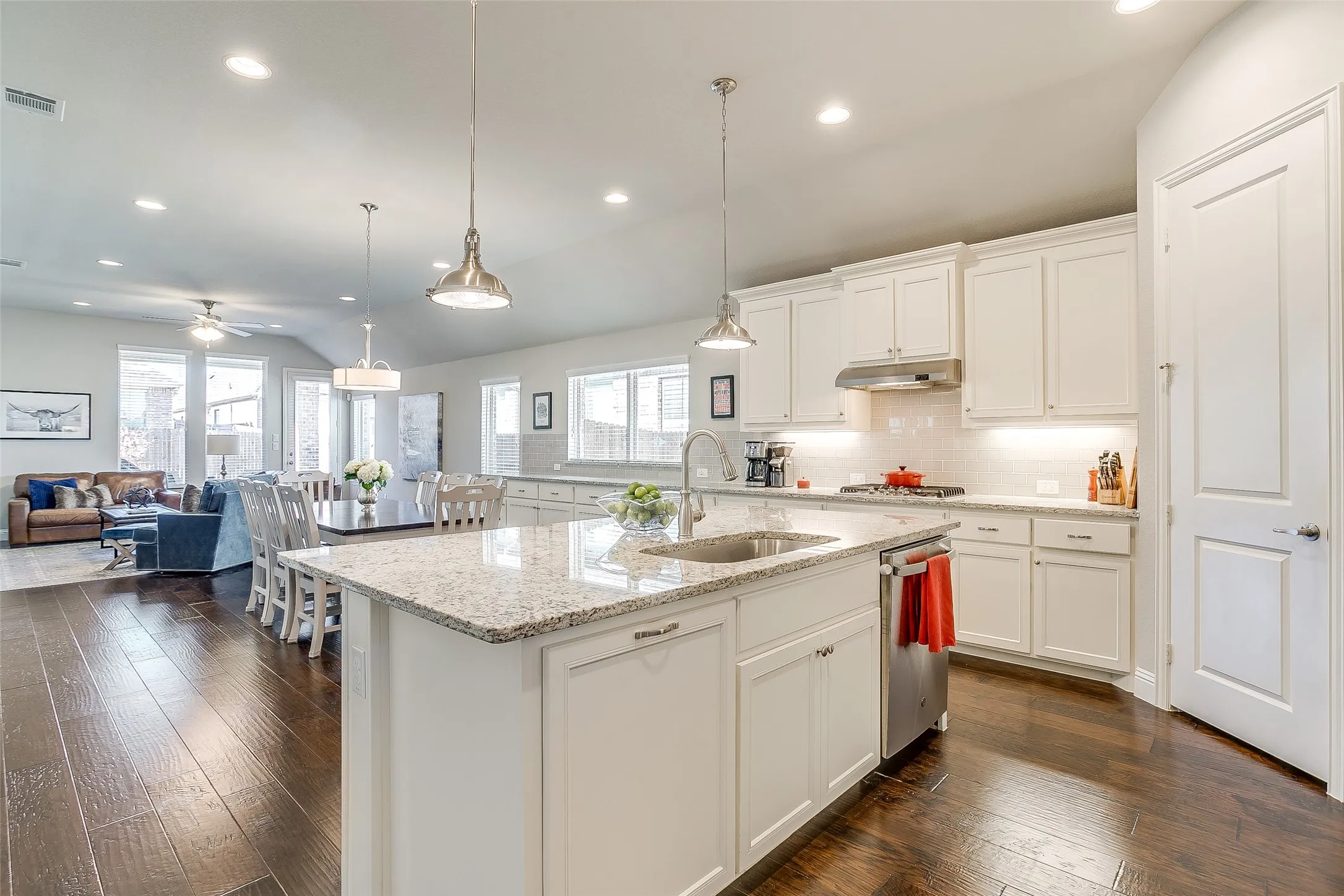Single Family Residence For Rent in Denton County , 4204 Wilderness Pass, Fort Worth, Texas 76262, 3 Bedroom, 2 Bathroom, 2 Garage spaces, 2,202 Sqft, built in 2017, mls#21375779, Real Estate Agent in Fort Worth, Homes For Rent in Denton county, Homes For Rent in Fort Worth, Realtor in Fort Worth Texas, Real Estate Brokerage Independent Realty Texas, Luminita Cordes Realtor