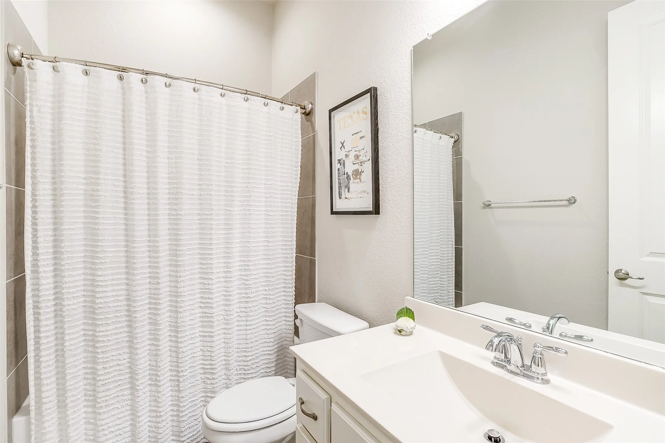 Single Family Residence For Rent in Denton County , 4204 Wilderness Pass, Fort Worth, Texas 76262, 3 Bedroom, 2 Bathroom, 2 Garage spaces, 2,202 Sqft, built in 2017, mls#21375779, Real Estate Agent in Fort Worth, Homes For Rent in Denton county, Homes For Rent in Fort Worth, Realtor in Fort Worth Texas, Real Estate Brokerage Independent Realty Texas, Luminita Cordes Realtor