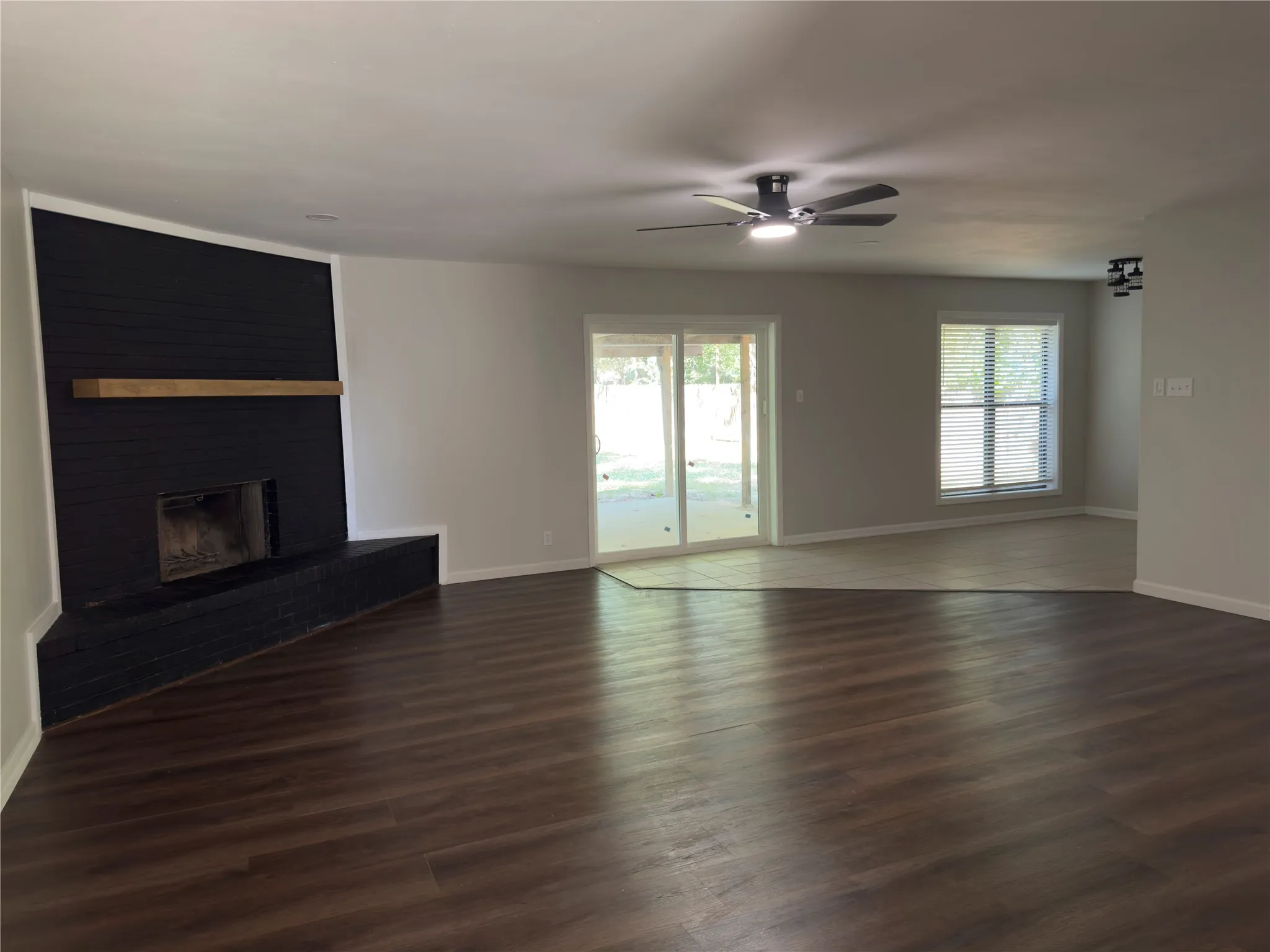 Single Family Residence For Rent in Henderson County , 209 Magnolia Lane, Chandler, Texas 75758, 3 Bedroom, 2 Bathroom, 2 Garage spaces, 1,795 Sqft, built in 1970, mls#21386548, Real Estate Agent in Chandler, Homes For Rent in Henderson county, Homes For Rent in Chandler, Realtor in Chandler Texas, Real Estate Brokerage Independent Realty Texas, Luminita Cordes Realtor