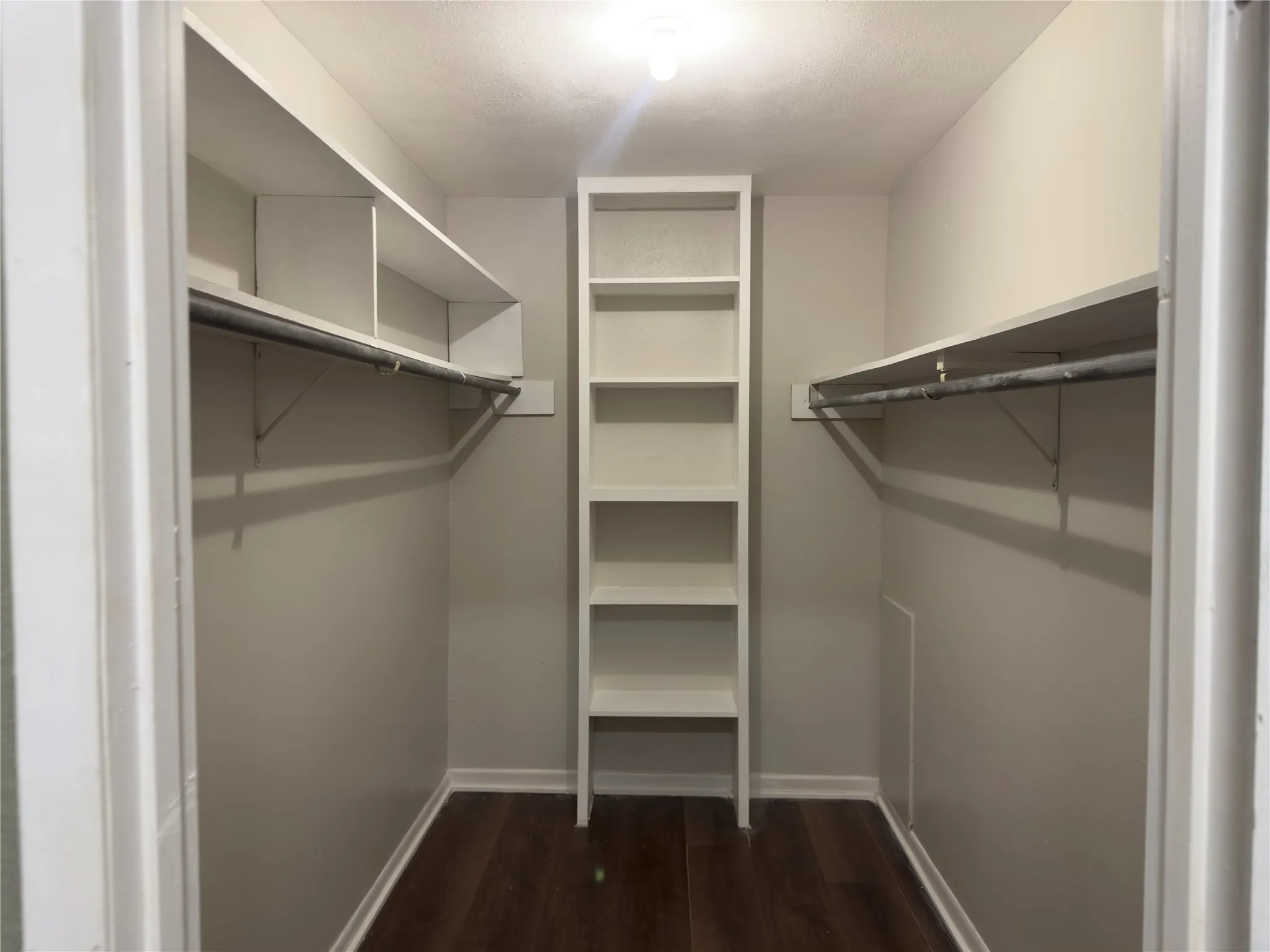 Single Family Residence For Rent in Henderson County , 209 Magnolia Lane, Chandler, Texas 75758, 3 Bedroom, 2 Bathroom, 2 Garage spaces, 1,795 Sqft, built in 1970, mls#21386548, Real Estate Agent in Chandler, Homes For Rent in Henderson county, Homes For Rent in Chandler, Realtor in Chandler Texas, Real Estate Brokerage Independent Realty Texas, Luminita Cordes Realtor