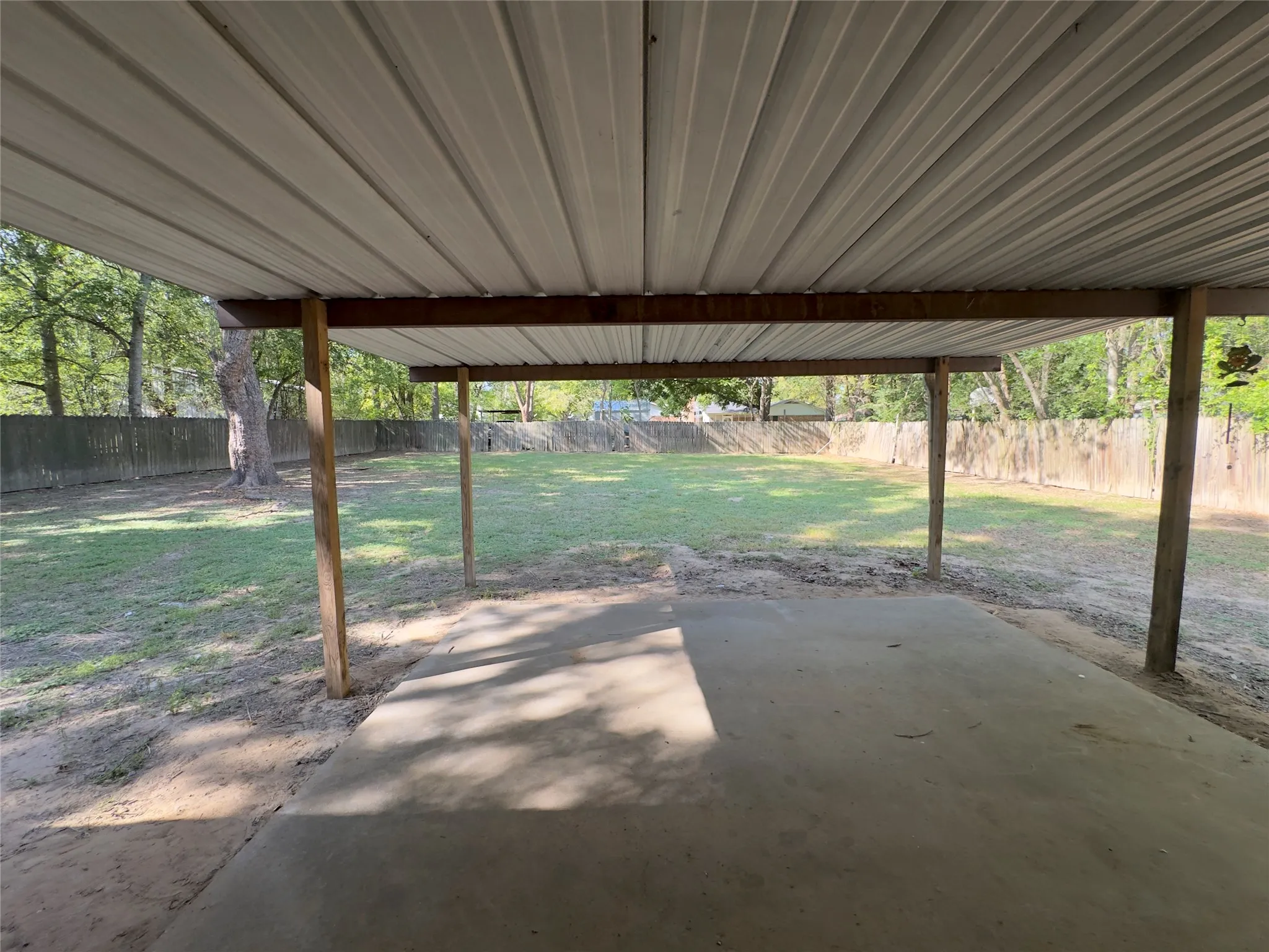 Single Family Residence For Rent in Henderson County , 209 Magnolia Lane, Chandler, Texas 75758, 3 Bedroom, 2 Bathroom, 2 Garage spaces, 1,795 Sqft, built in 1970, mls#21386548, Real Estate Agent in Chandler, Homes For Rent in Henderson county, Homes For Rent in Chandler, Realtor in Chandler Texas, Real Estate Brokerage Independent Realty Texas, Luminita Cordes Realtor