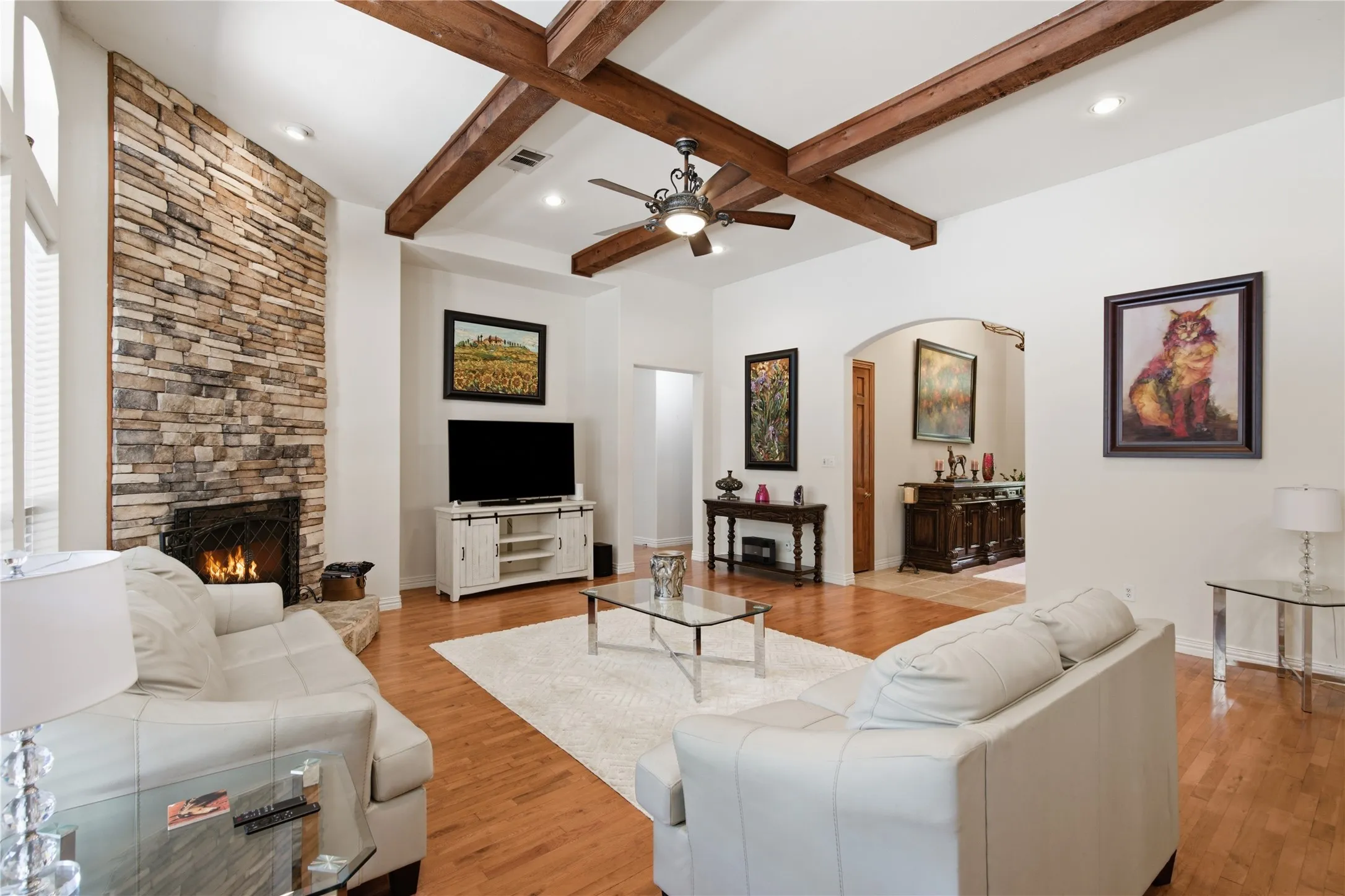 Single Family Residence For Sale in Denton County , 2050 E Oak Shores Drive, Cross Roads, Texas 76227, 5 Bedroom, 3 Bathroom, 3 Garage spaces, 4,505 Sqft, built in 2007, mls#21387682, Real Estate Agent in Cross Roads, Homes For Sale in Denton county, Homes For Sale in Cross Roads, Realtor in Cross Roads Texas, Real Estate Brokerage Independent Realty Texas, Luminita Cordes Realtor