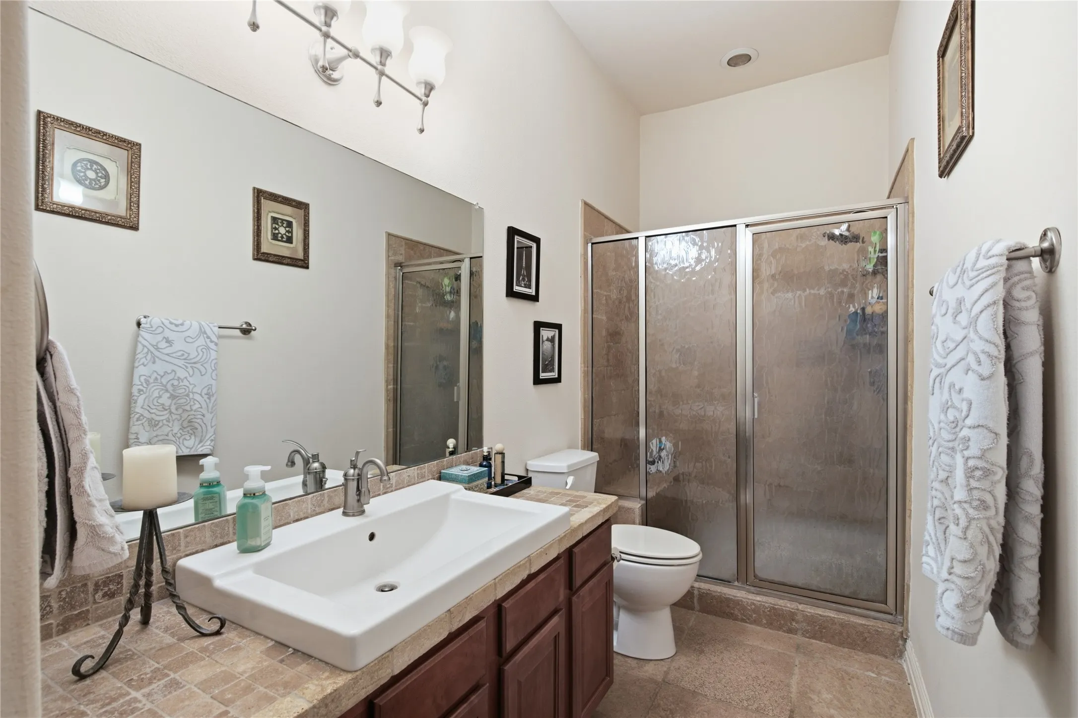 Single Family Residence For Sale in Denton County , 2050 E Oak Shores Drive, Cross Roads, Texas 76227, 5 Bedroom, 3 Bathroom, 3 Garage spaces, 4,505 Sqft, built in 2007, mls#21387682, Real Estate Agent in Cross Roads, Homes For Sale in Denton county, Homes For Sale in Cross Roads, Realtor in Cross Roads Texas, Real Estate Brokerage Independent Realty Texas, Luminita Cordes Realtor