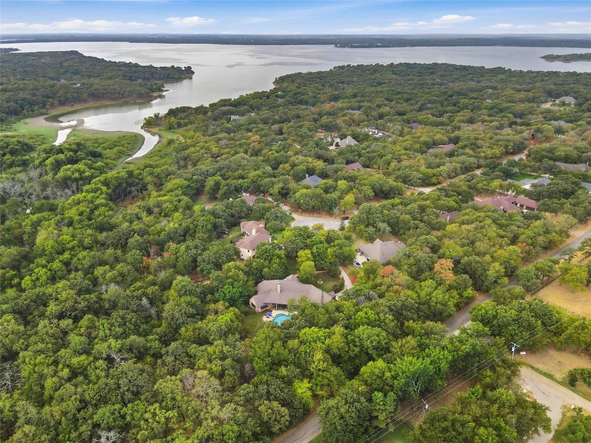 Single Family Residence For Sale in Denton County , 2050 E Oak Shores Drive, Cross Roads, Texas 76227, 5 Bedroom, 3 Bathroom, 3 Garage spaces, 4,505 Sqft, built in 2007, mls#21387682, Real Estate Agent in Cross Roads, Homes For Sale in Denton county, Homes For Sale in Cross Roads, Realtor in Cross Roads Texas, Real Estate Brokerage Independent Realty Texas, Luminita Cordes Realtor