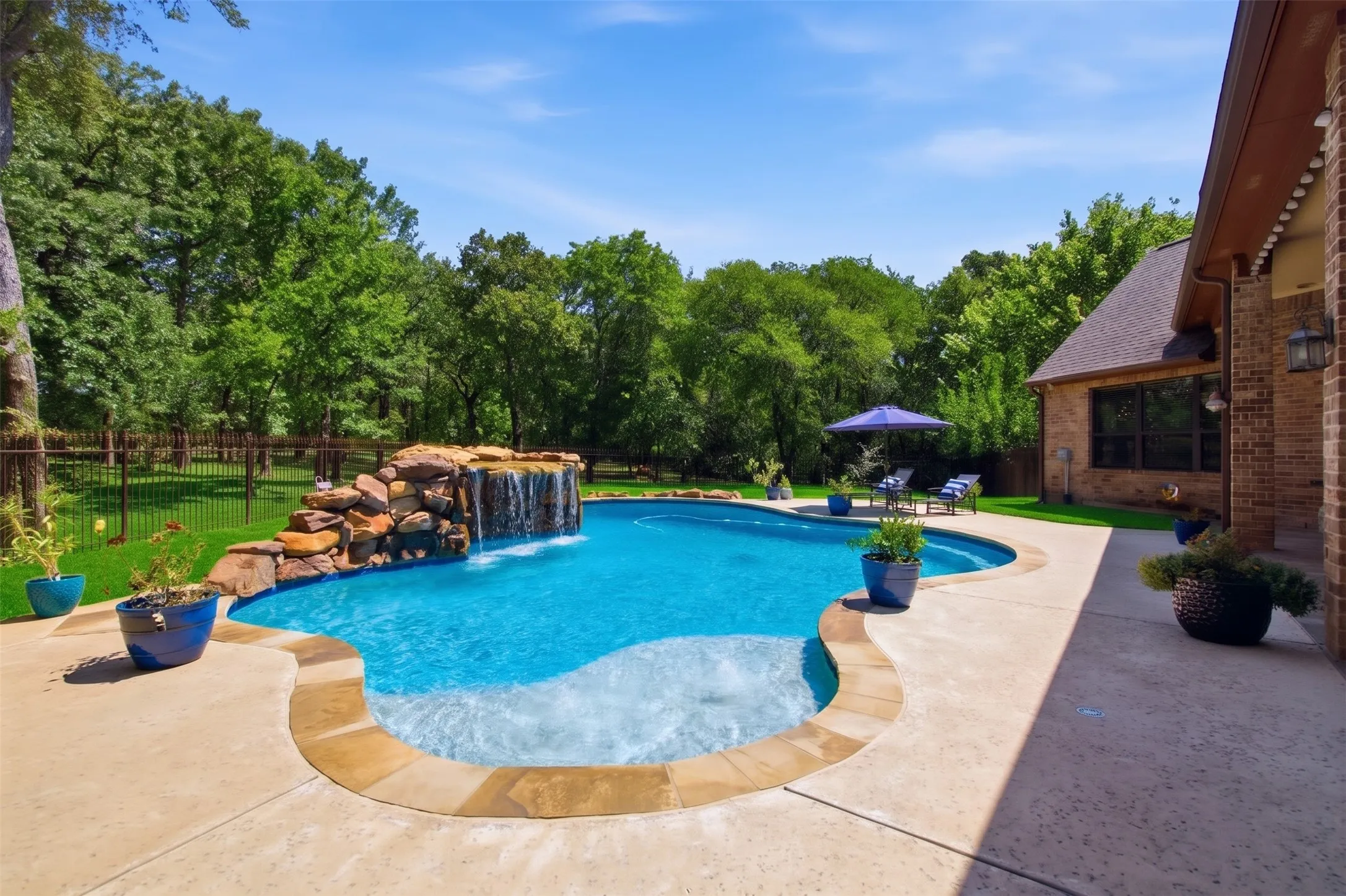 Single Family Residence For Sale in Denton County , 2050 E Oak Shores Drive, Cross Roads, Texas 76227, 5 Bedroom, 3 Bathroom, 3 Garage spaces, 4,505 Sqft, built in 2007, mls#21387682, Real Estate Agent in Cross Roads, Homes For Sale in Denton county, Homes For Sale in Cross Roads, Realtor in Cross Roads Texas, Real Estate Brokerage Independent Realty Texas, Luminita Cordes Realtor