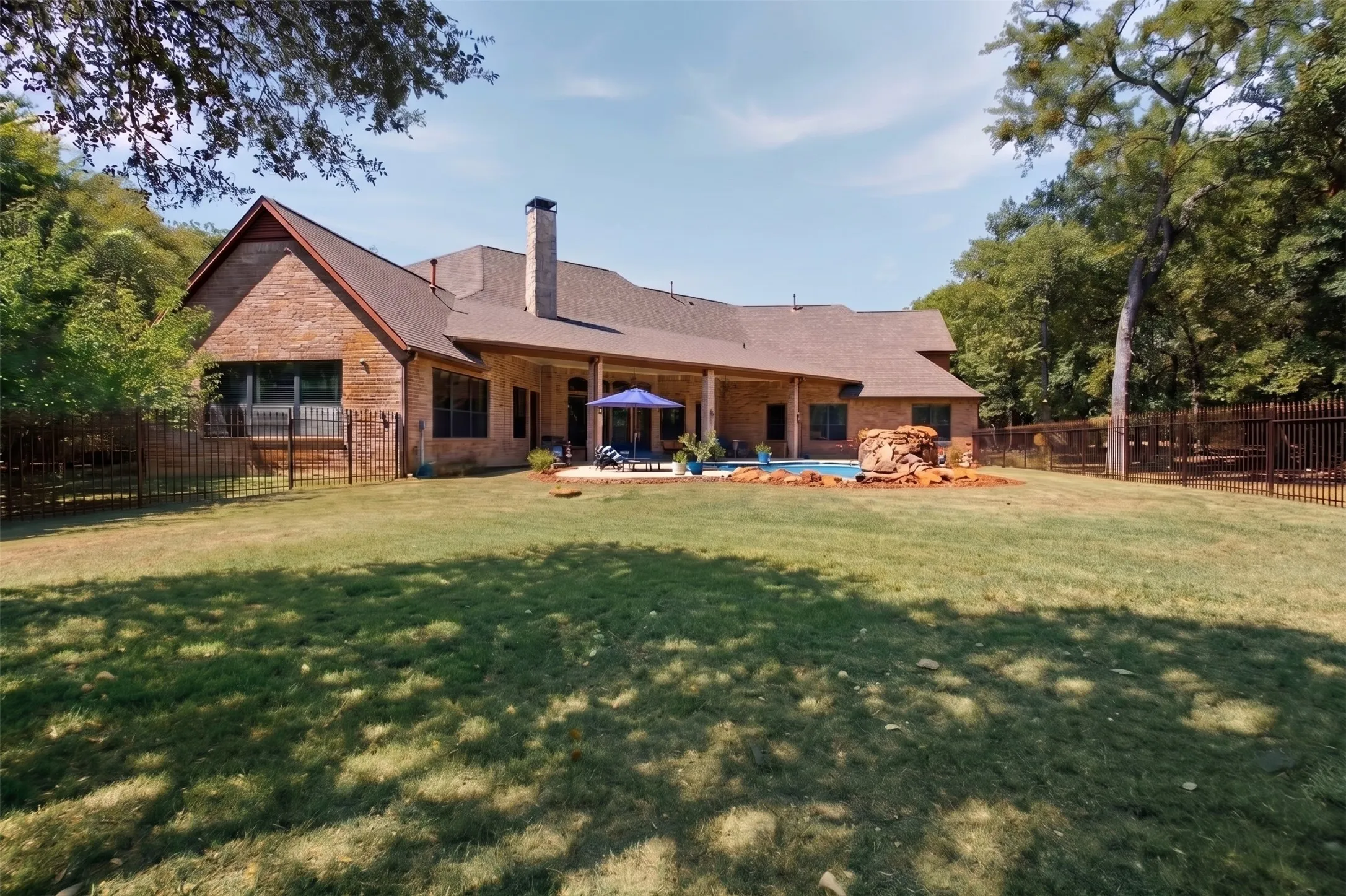 Single Family Residence For Sale in Denton County , 2050 E Oak Shores Drive, Cross Roads, Texas 76227, 5 Bedroom, 3 Bathroom, 3 Garage spaces, 4,505 Sqft, built in 2007, mls#21387682, Real Estate Agent in Cross Roads, Homes For Sale in Denton county, Homes For Sale in Cross Roads, Realtor in Cross Roads Texas, Real Estate Brokerage Independent Realty Texas, Luminita Cordes Realtor