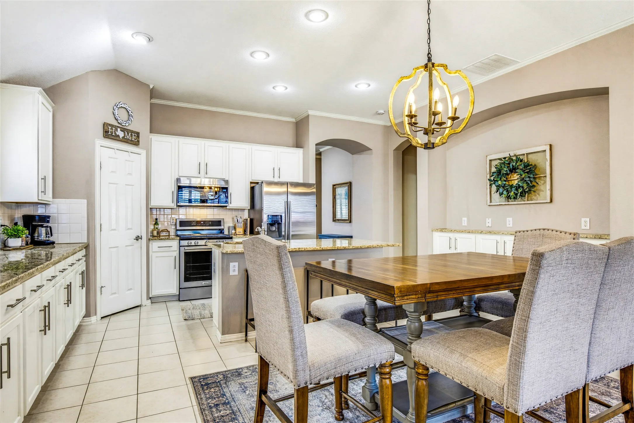 Single Family Residence For Sale in Denton County , 8745 Turnberry Drive, Frisco, Texas 75036, 3 Bedroom, 2 Bathroom, 2 Garage spaces, 2,015 Sqft, built in 2000, mls#21386361, Real Estate Agent in Frisco, Homes For Sale in Denton county, Homes For Sale in Frisco, Realtor in Frisco Texas, Real Estate Brokerage Independent Realty Texas, Luminita Cordes Realtor