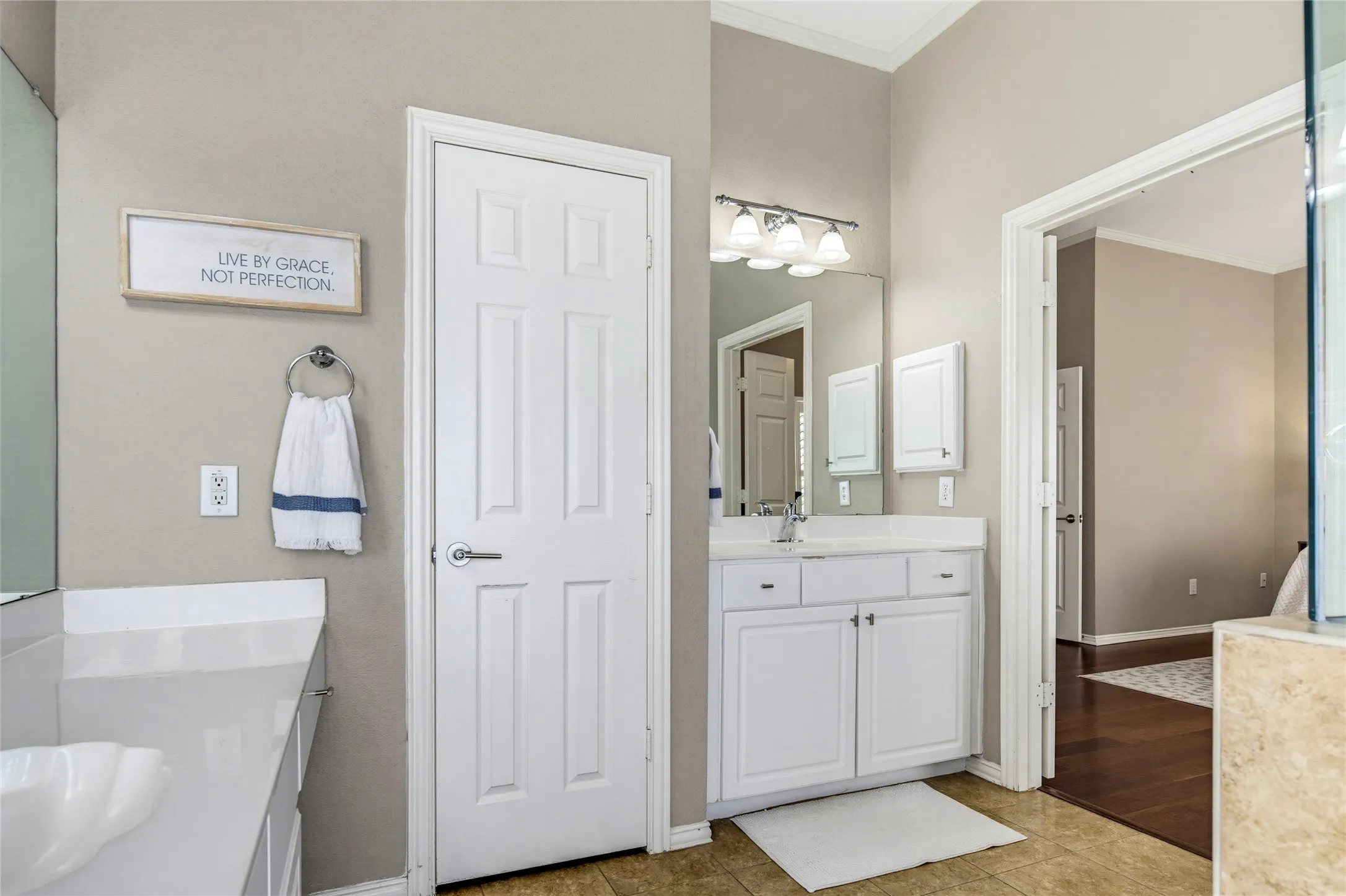 Single Family Residence For Sale in Denton County , 8745 Turnberry Drive, Frisco, Texas 75036, 3 Bedroom, 2 Bathroom, 2 Garage spaces, 2,015 Sqft, built in 2000, mls#21386361, Real Estate Agent in Frisco, Homes For Sale in Denton county, Homes For Sale in Frisco, Realtor in Frisco Texas, Real Estate Brokerage Independent Realty Texas, Luminita Cordes Realtor