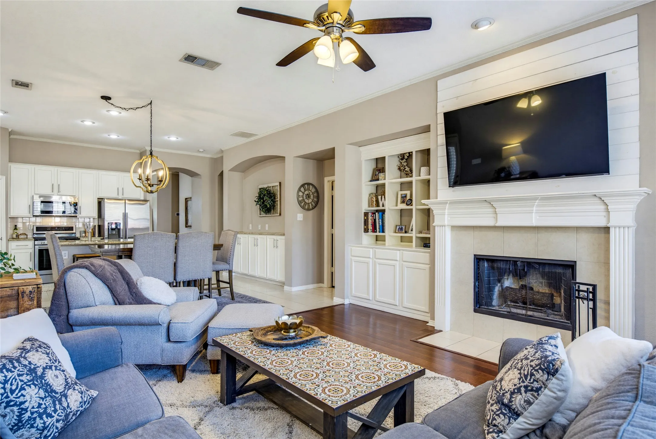 Single Family Residence For Sale in Denton County , 8745 Turnberry Drive, Frisco, Texas 75036, 3 Bedroom, 2 Bathroom, 2 Garage spaces, 2,015 Sqft, built in 2000, mls#21386361, Real Estate Agent in Frisco, Homes For Sale in Denton county, Homes For Sale in Frisco, Realtor in Frisco Texas, Real Estate Brokerage Independent Realty Texas, Luminita Cordes Realtor