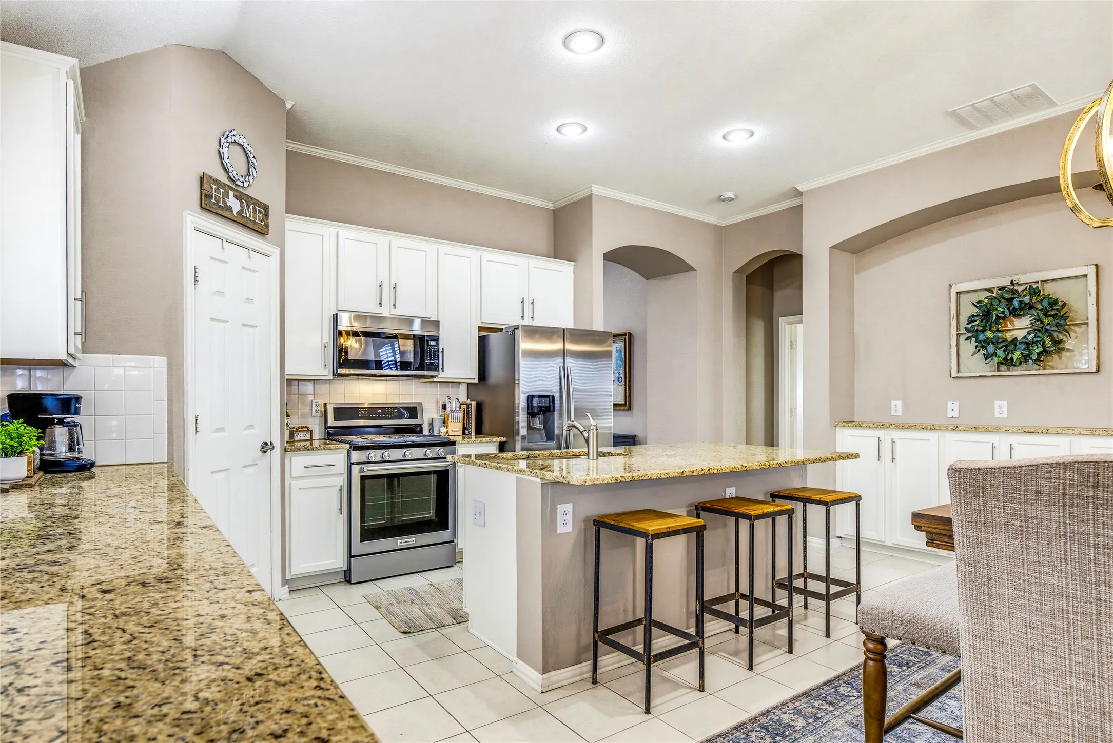 Single Family Residence For Sale in Denton County , 8745 Turnberry Drive, Frisco, Texas 75036, 3 Bedroom, 2 Bathroom, 2 Garage spaces, 2,015 Sqft, built in 2000, mls#21386361, Real Estate Agent in Frisco, Homes For Sale in Denton county, Homes For Sale in Frisco, Realtor in Frisco Texas, Real Estate Brokerage Independent Realty Texas, Luminita Cordes Realtor