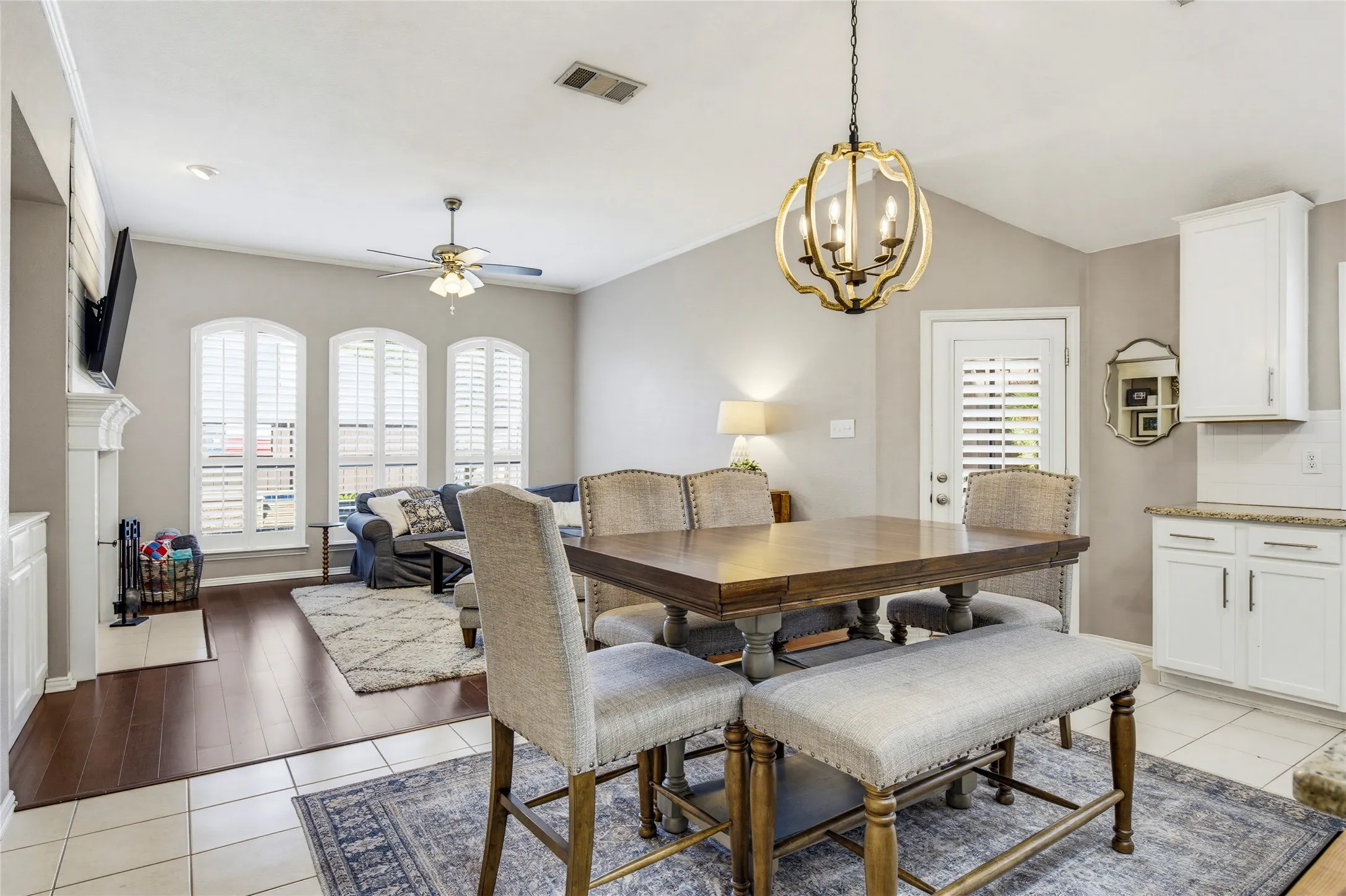 Single Family Residence For Sale in Denton County , 8745 Turnberry Drive, Frisco, Texas 75036, 3 Bedroom, 2 Bathroom, 2 Garage spaces, 2,015 Sqft, built in 2000, mls#21386361, Real Estate Agent in Frisco, Homes For Sale in Denton county, Homes For Sale in Frisco, Realtor in Frisco Texas, Real Estate Brokerage Independent Realty Texas, Luminita Cordes Realtor
