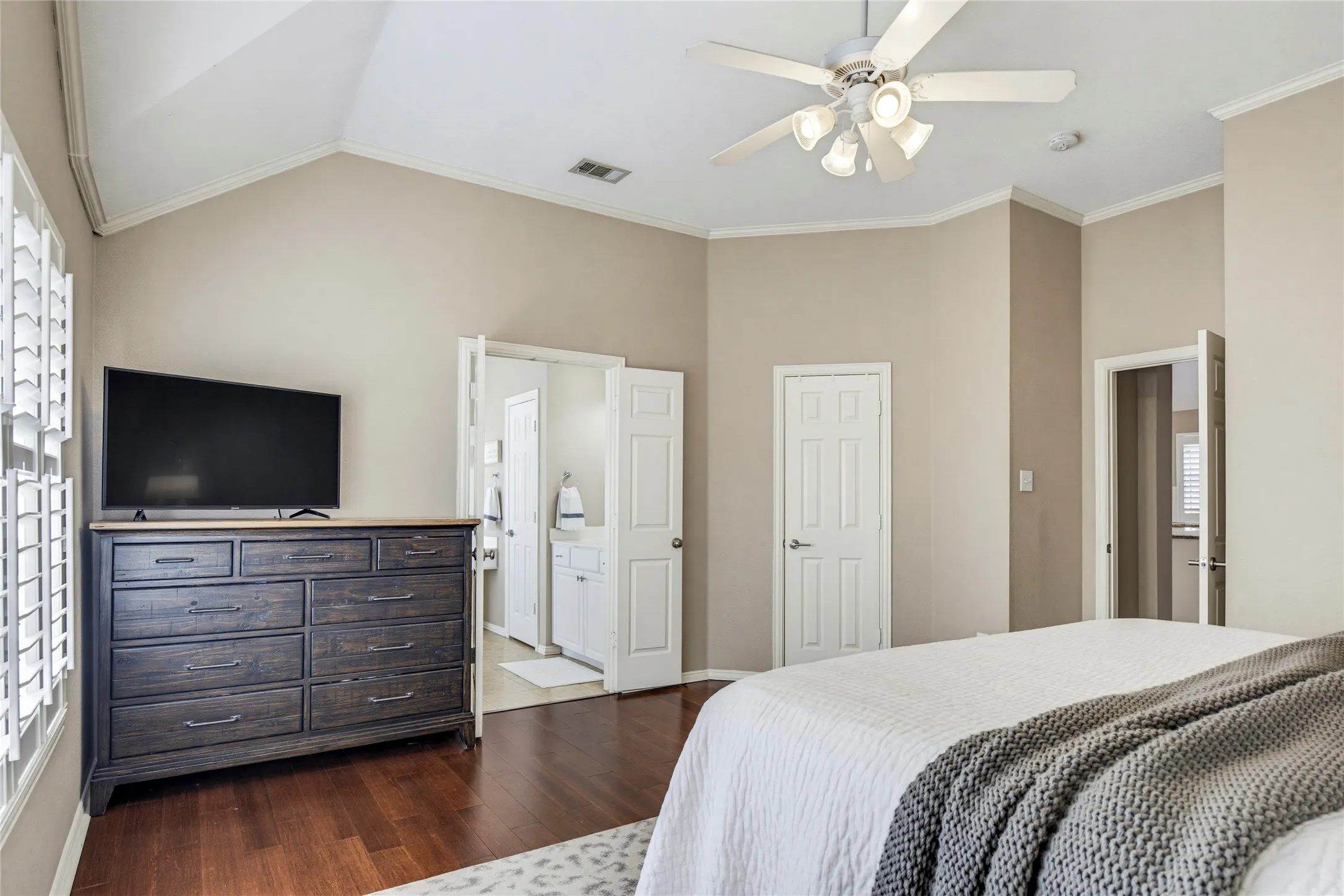 Single Family Residence For Sale in Denton County , 8745 Turnberry Drive, Frisco, Texas 75036, 3 Bedroom, 2 Bathroom, 2 Garage spaces, 2,015 Sqft, built in 2000, mls#21386361, Real Estate Agent in Frisco, Homes For Sale in Denton county, Homes For Sale in Frisco, Realtor in Frisco Texas, Real Estate Brokerage Independent Realty Texas, Luminita Cordes Realtor