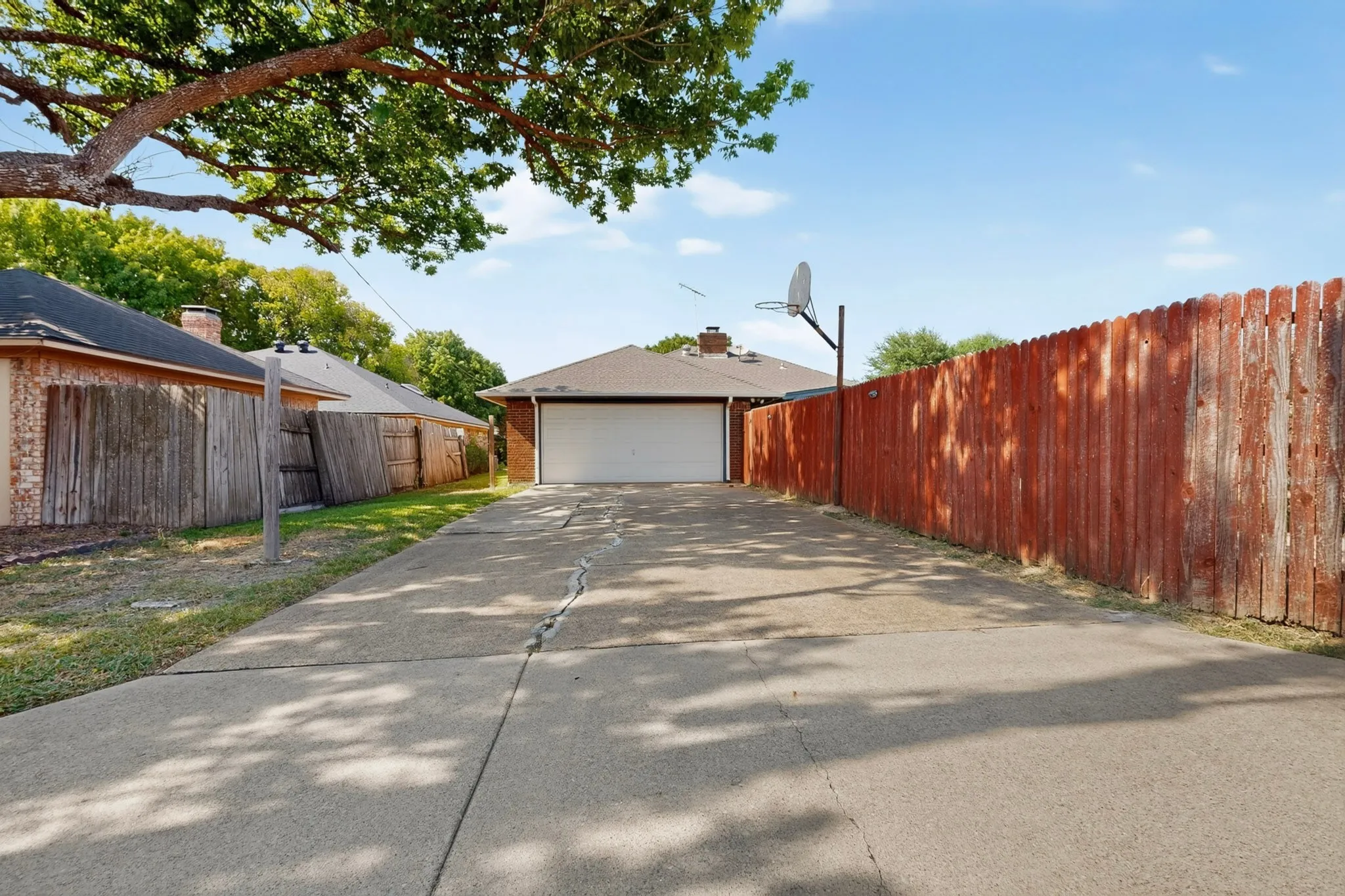 Single Family Residence For Sale in Collin County , 303 Stoneybrook Drive, Wylie, Texas 75098, 3 Bedroom, 2 Bathroom, 2 Garage spaces, 1,777 Sqft, built in 1983, mls#21351955, Real Estate Agent in Wylie, Homes For Sale in Collin county, Homes For Sale in Wylie, Realtor in Wylie Texas, Real Estate Brokerage Independent Realty Texas, Luminita Cordes Realtor