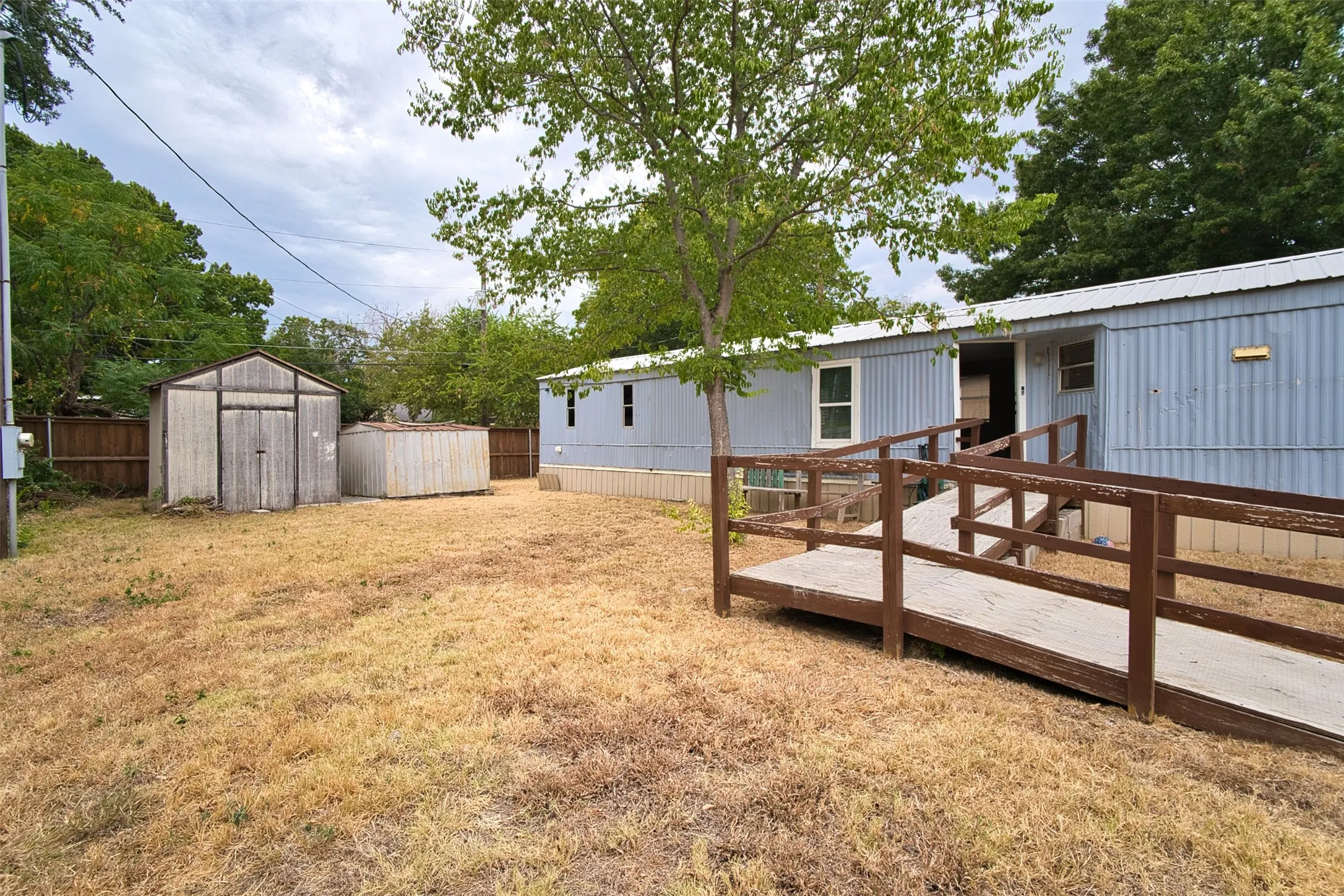 Mobile Home For Rent in Collin County , 5641 Kimber Lane, Frisco, Texas 75034, 2 Bedroom, 1 Bathroom, Garage spaces, 924 Sqft, built in 1980, mls#21387495, Real Estate Agent in Frisco, Homes For Rent in Collin county, Homes For Rent in Frisco, Realtor in Frisco Texas, Real Estate Brokerage Independent Realty Texas, Luminita Cordes Realtor