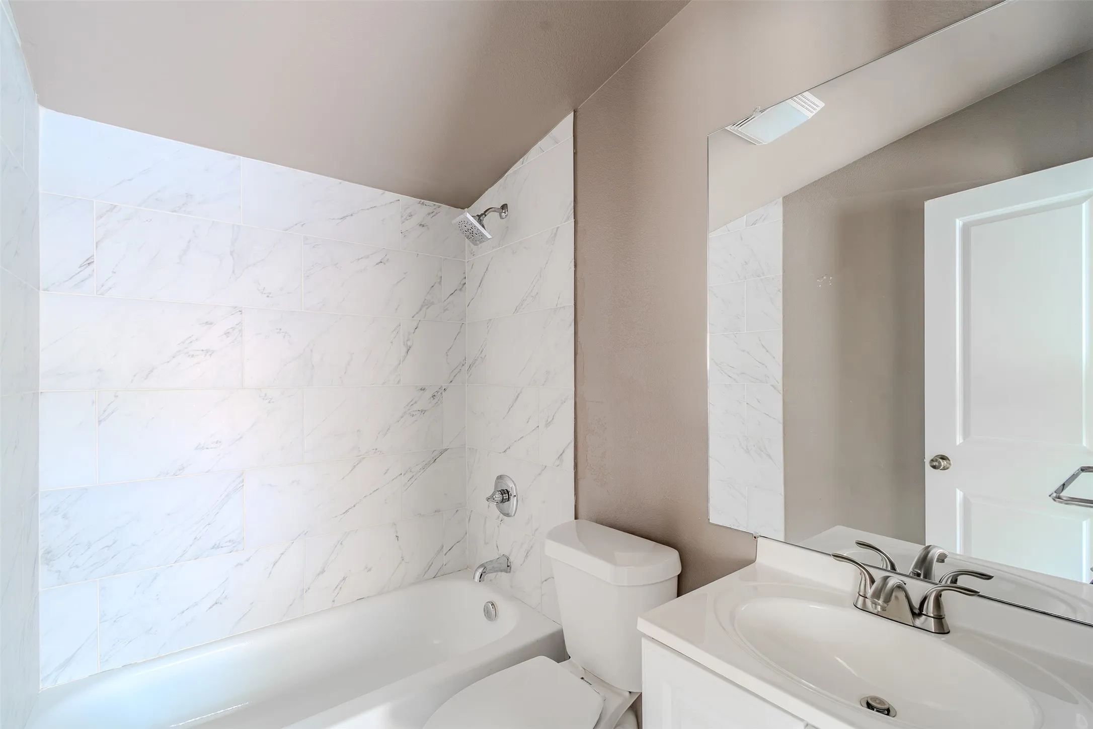 Mobile Home For Rent in Collin County , 5641 Kimber Lane, Frisco, Texas 75034, 2 Bedroom, 1 Bathroom, Garage spaces, 924 Sqft, built in 1980, mls#21387495, Real Estate Agent in Frisco, Homes For Rent in Collin county, Homes For Rent in Frisco, Realtor in Frisco Texas, Real Estate Brokerage Independent Realty Texas, Luminita Cordes Realtor