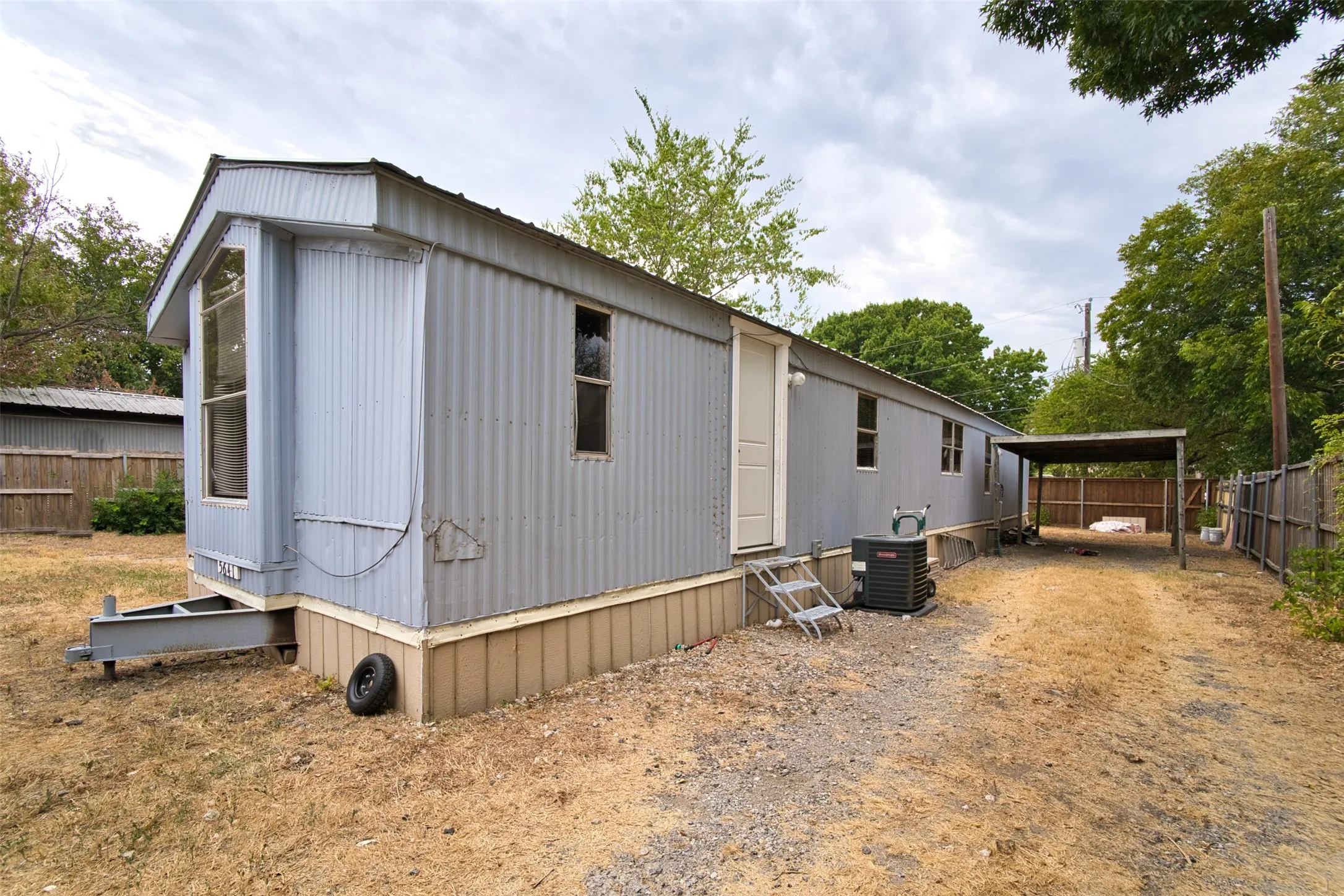 Mobile Home For Rent in Collin County , 5641 Kimber Lane, Frisco, Texas 75034, 2 Bedroom, 1 Bathroom, Garage spaces, 924 Sqft, built in 1980, mls#21387495, Real Estate Agent in Frisco, Homes For Rent in Collin county, Homes For Rent in Frisco, Realtor in Frisco Texas, Real Estate Brokerage Independent Realty Texas, Luminita Cordes Realtor
