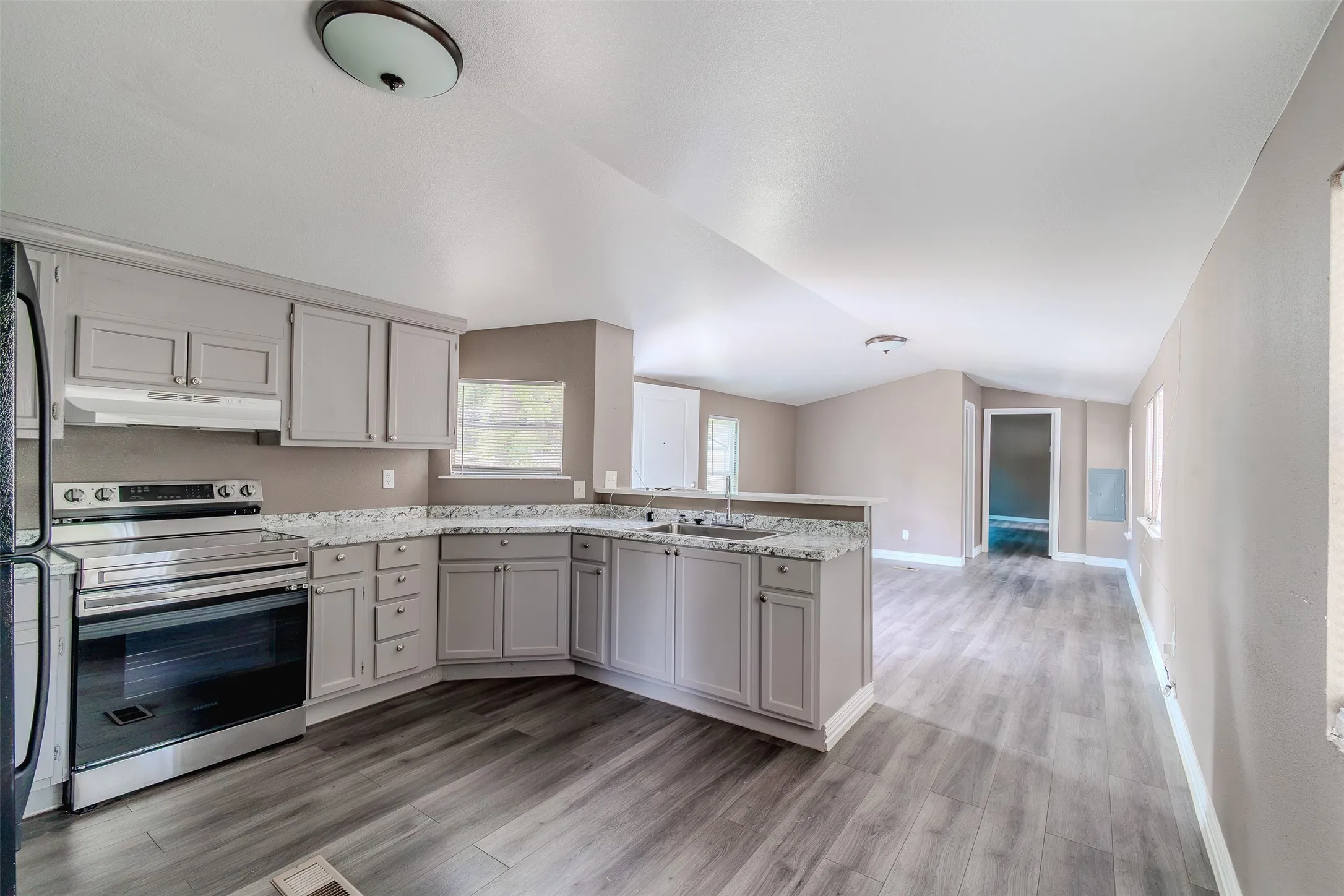 Mobile Home For Rent in Collin County , 5641 Kimber Lane, Frisco, Texas 75034, 2 Bedroom, 1 Bathroom, Garage spaces, 924 Sqft, built in 1980, mls#21387495, Real Estate Agent in Frisco, Homes For Rent in Collin county, Homes For Rent in Frisco, Realtor in Frisco Texas, Real Estate Brokerage Independent Realty Texas, Luminita Cordes Realtor