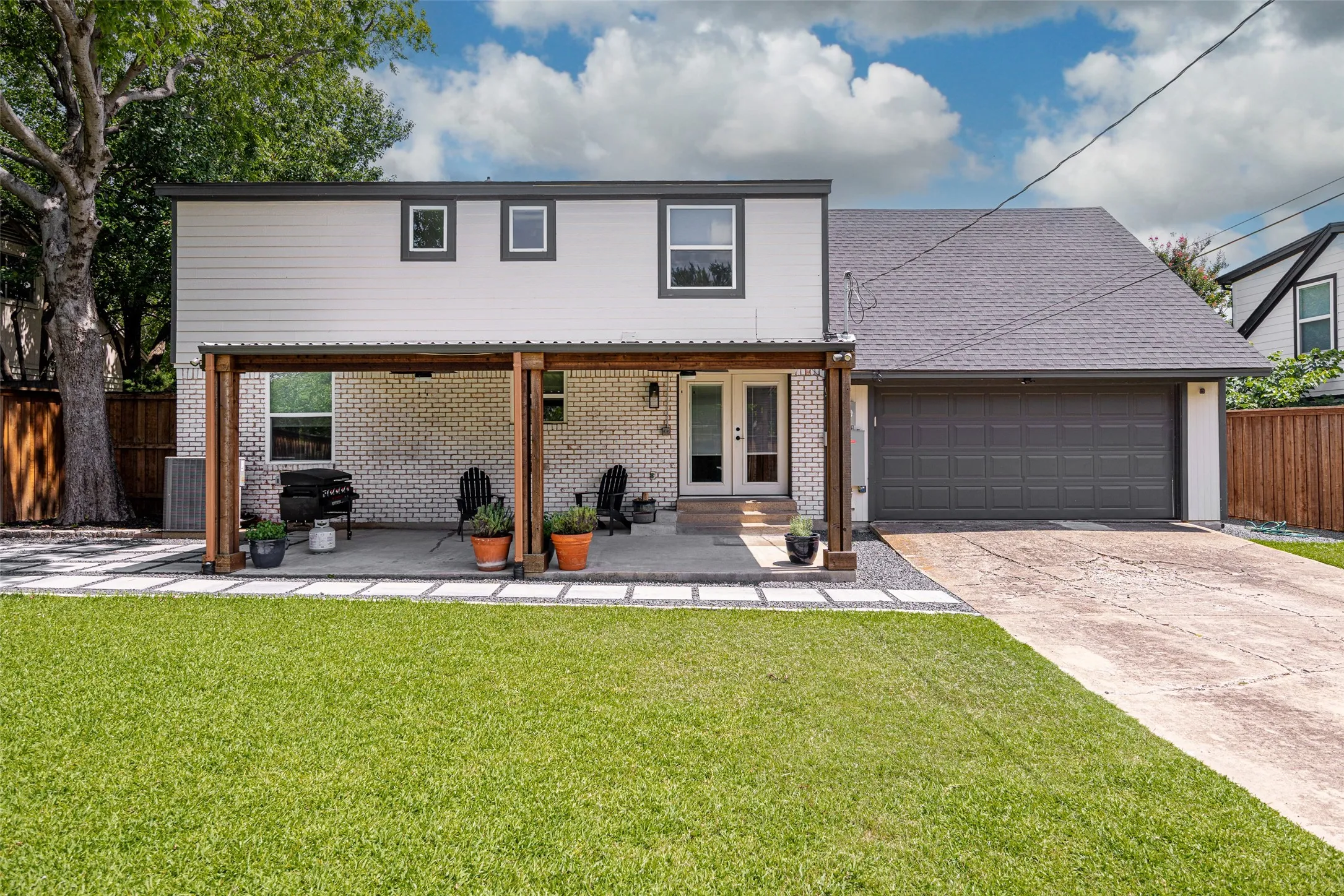Single Family Residence For Sale in Dallas County , 1537 Mapleton Drive, Dallas, Texas 75228, 3 Bedroom, 3 Bathroom, 2 Garage spaces, 2,054 Sqft, built in 1961, mls#21383296, Real Estate Agent in Dallas, Homes For Sale in Dallas county, Homes For Sale in Dallas, Realtor in Dallas Texas, Real Estate Brokerage Independent Realty Texas, Luminita Cordes Realtor